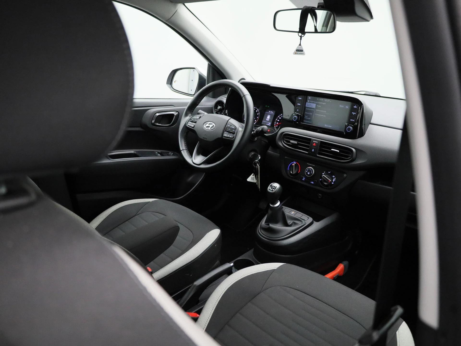 Hyundai-i10-image-33