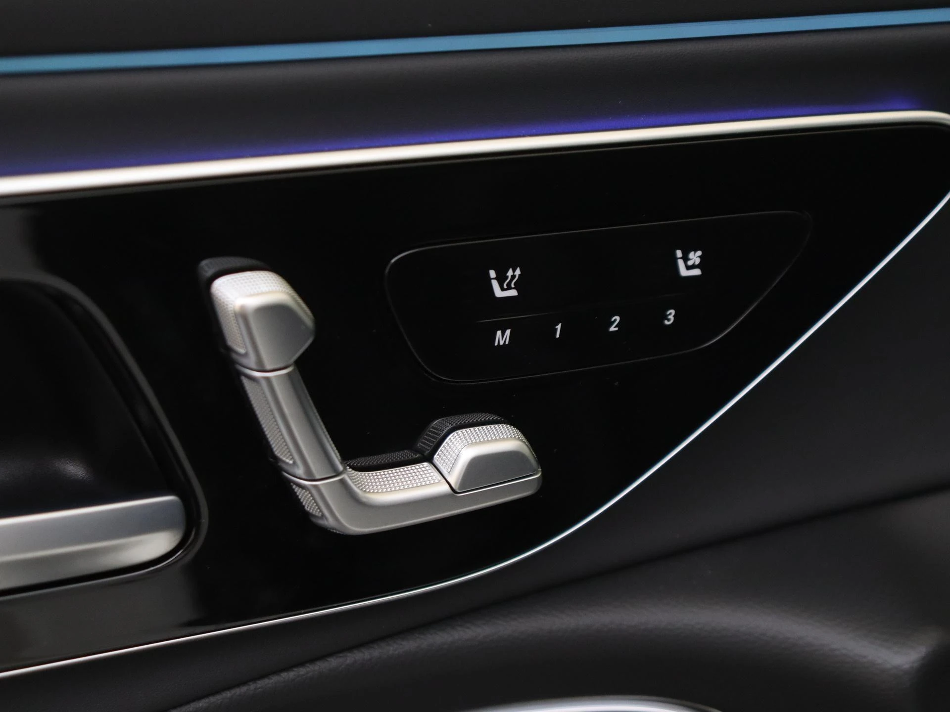 Mercedes-Benz-E-Klasse-image-24