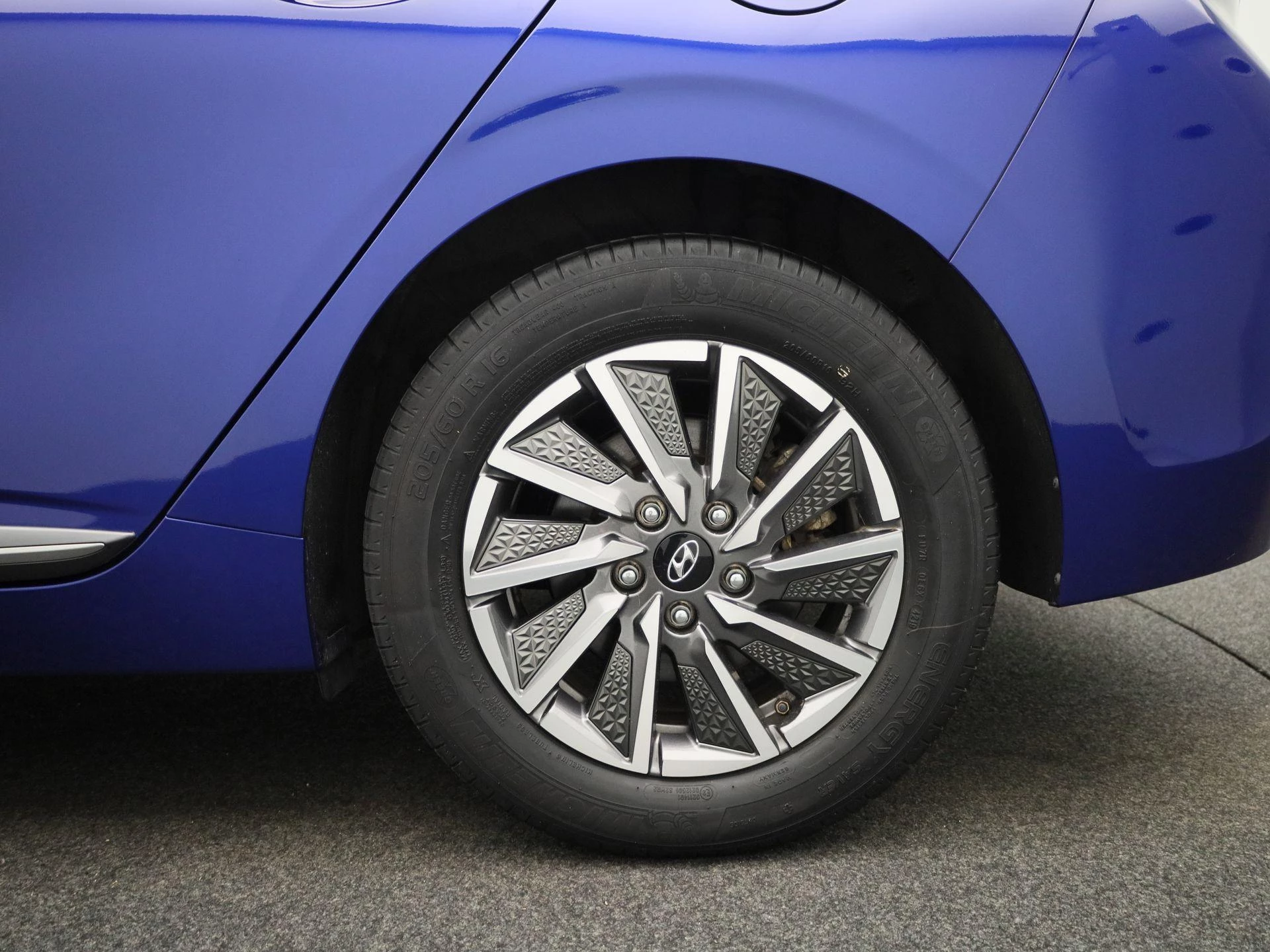 Hyundai-IONIQ-image-12