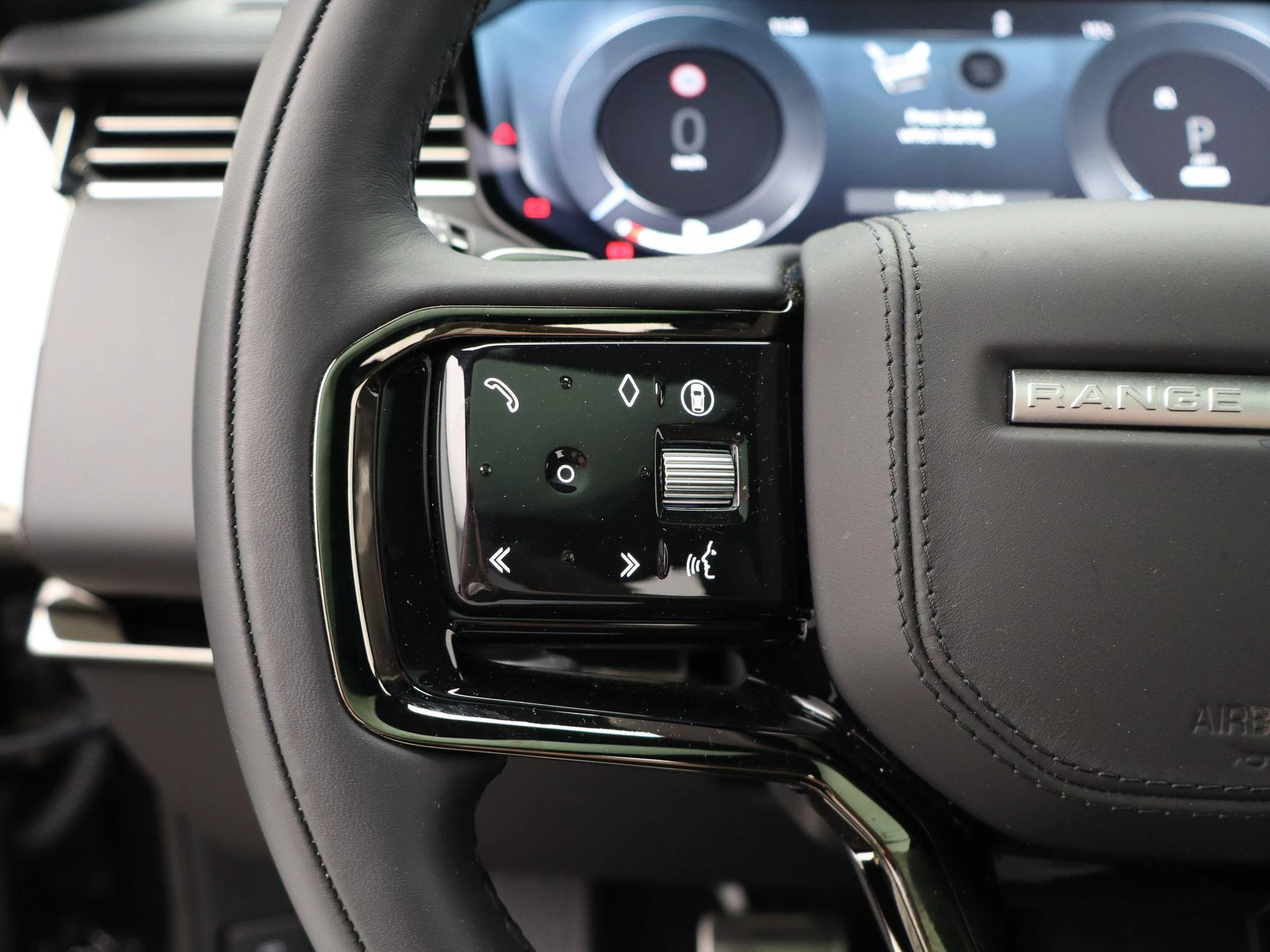 Land Rover-Range Rover Sport-image-18
