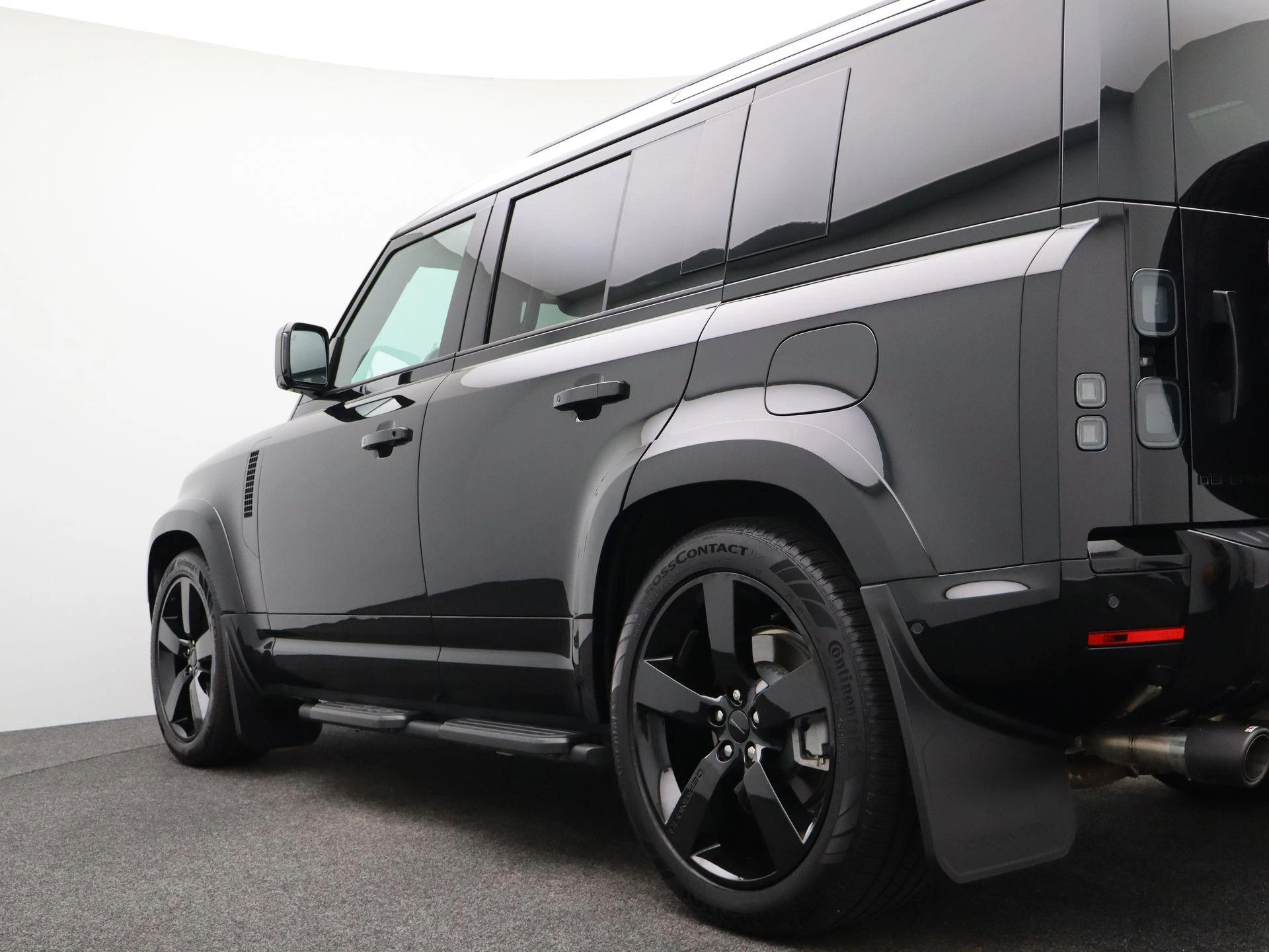 Land Rover Defender 110 2.0 P300e 110 X-Dynamic HSE