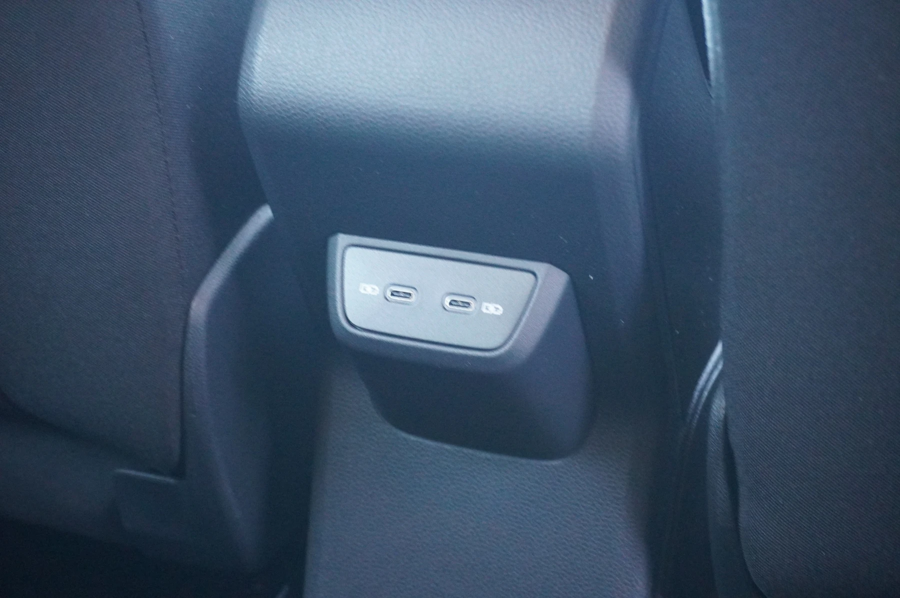 Volkswagen-Polo-image-9