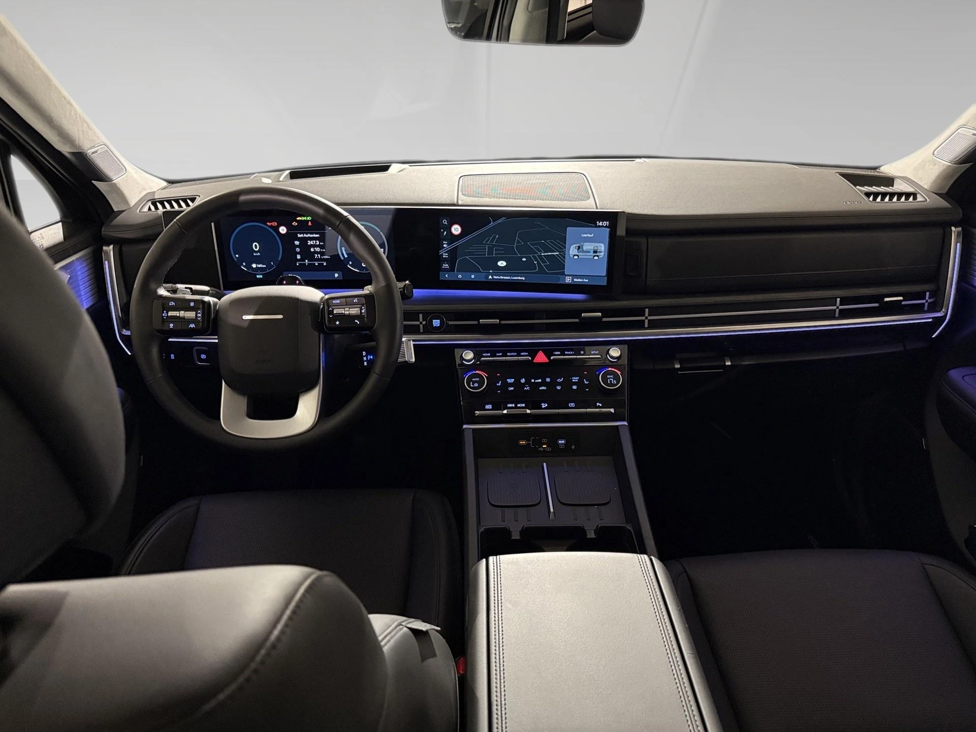 Hyundai-Santa Fe-image-3