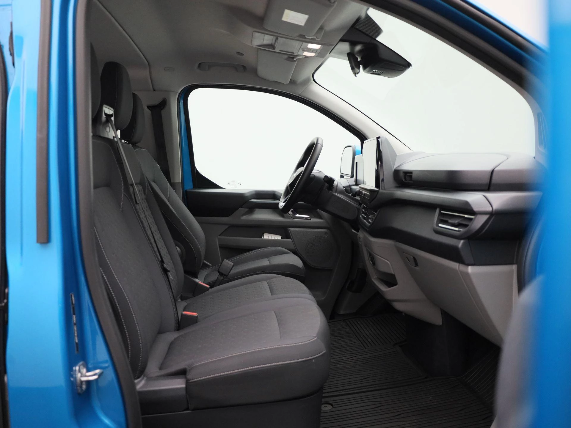 Ford-Transit Custom-image-9