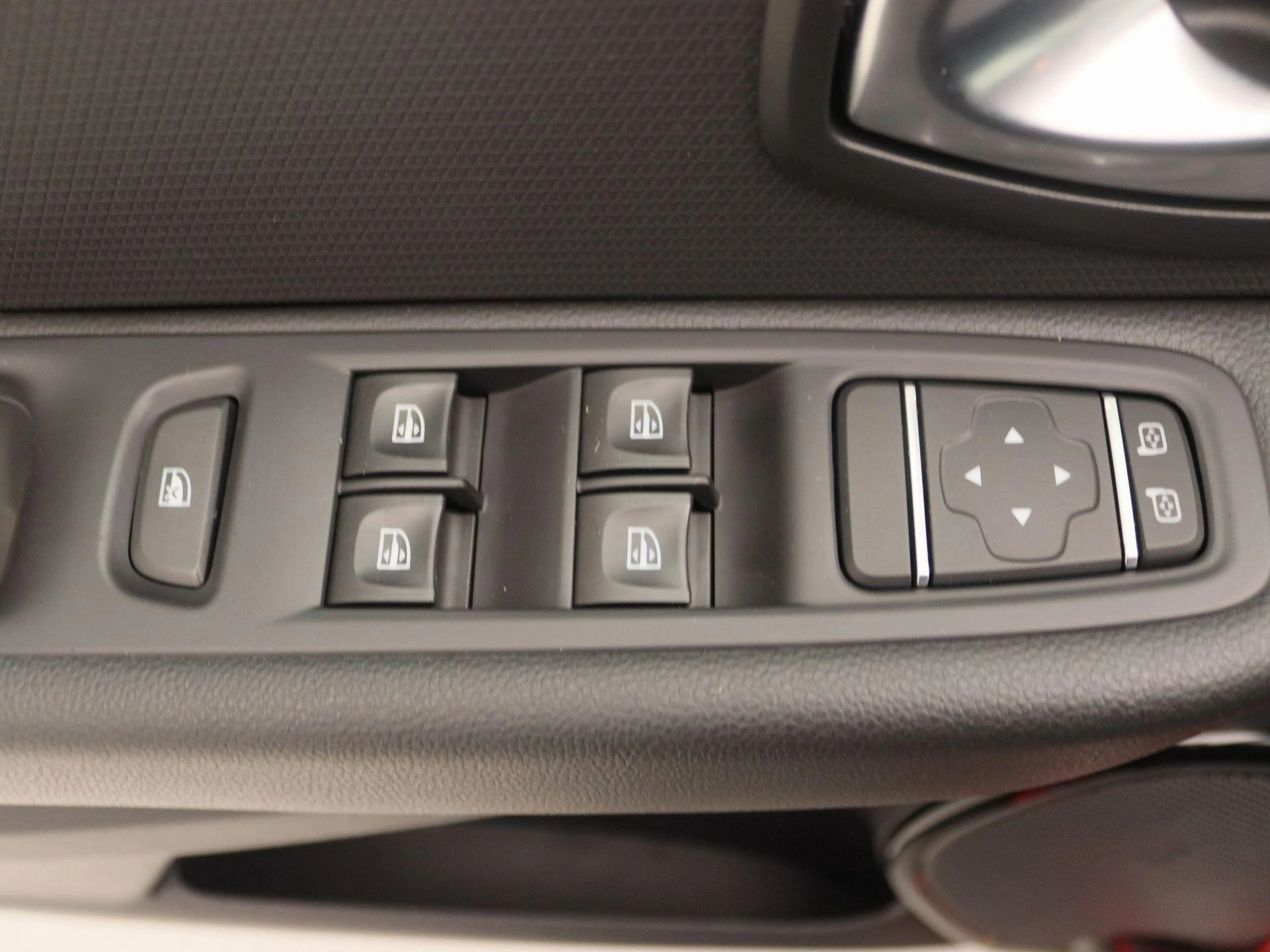 Renault-Clio-image-18