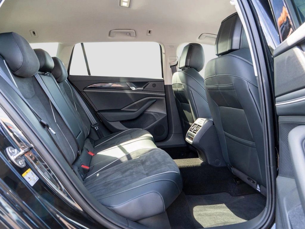 Volkswagen-Passat-image-9