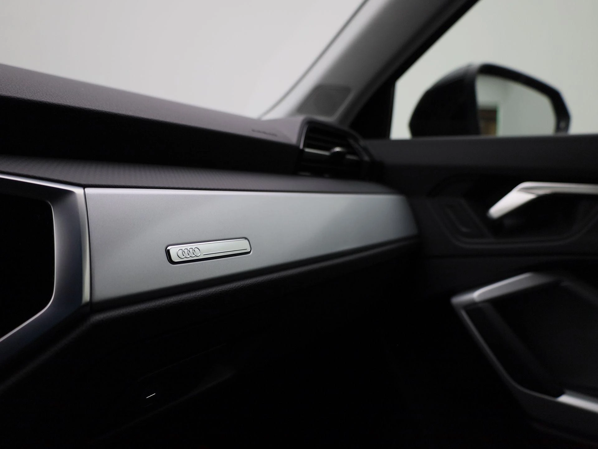 Audi-Q3-image-30