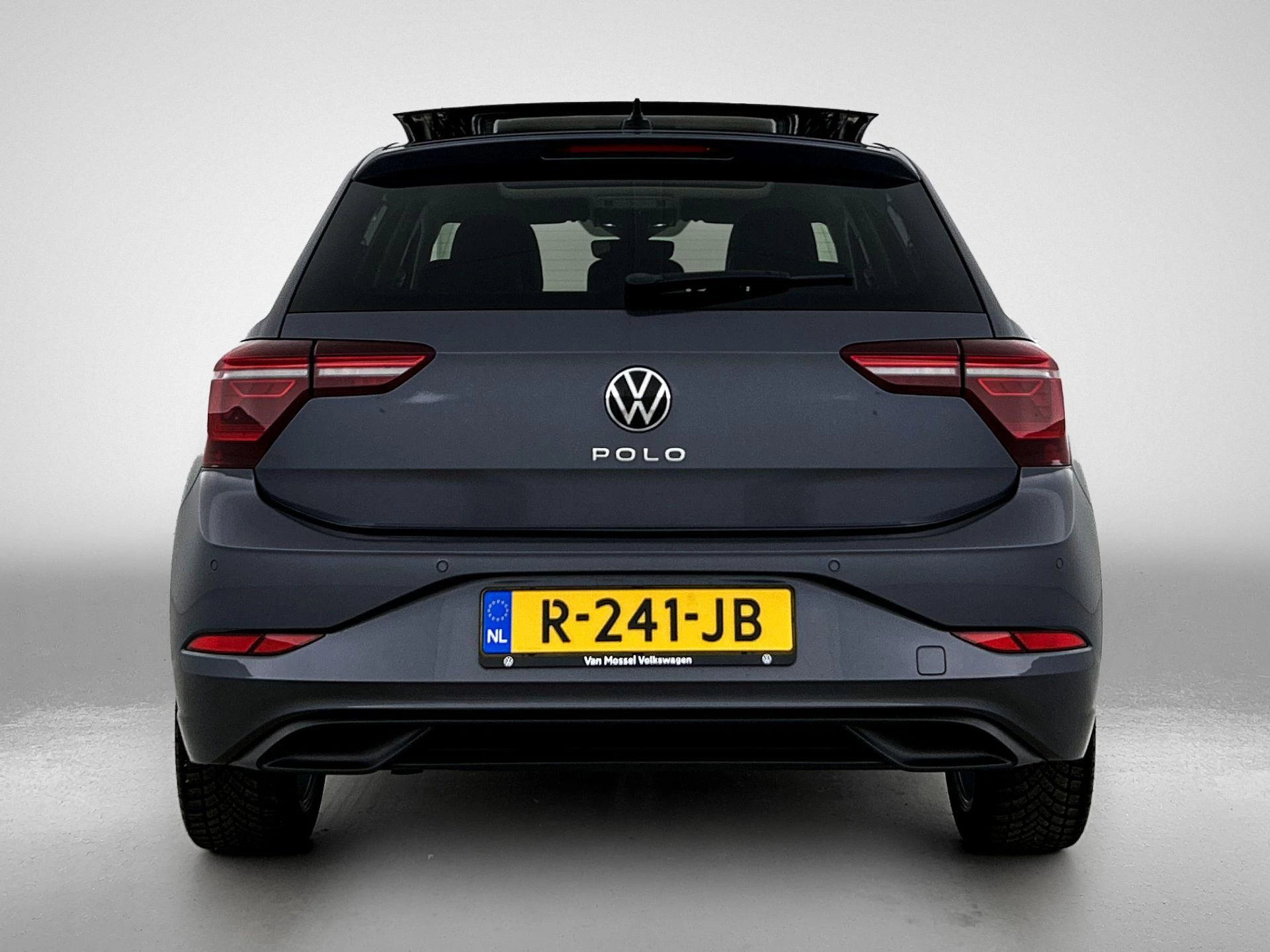 Volkswagen-Polo-image-2