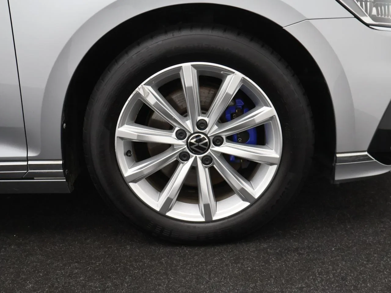 Volkswagen-Passat-image-5