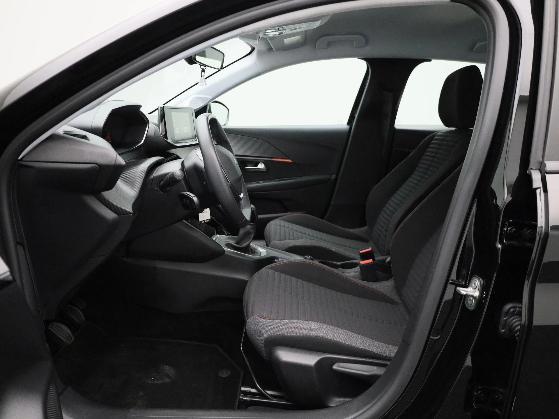 Peugeot-208-image-8