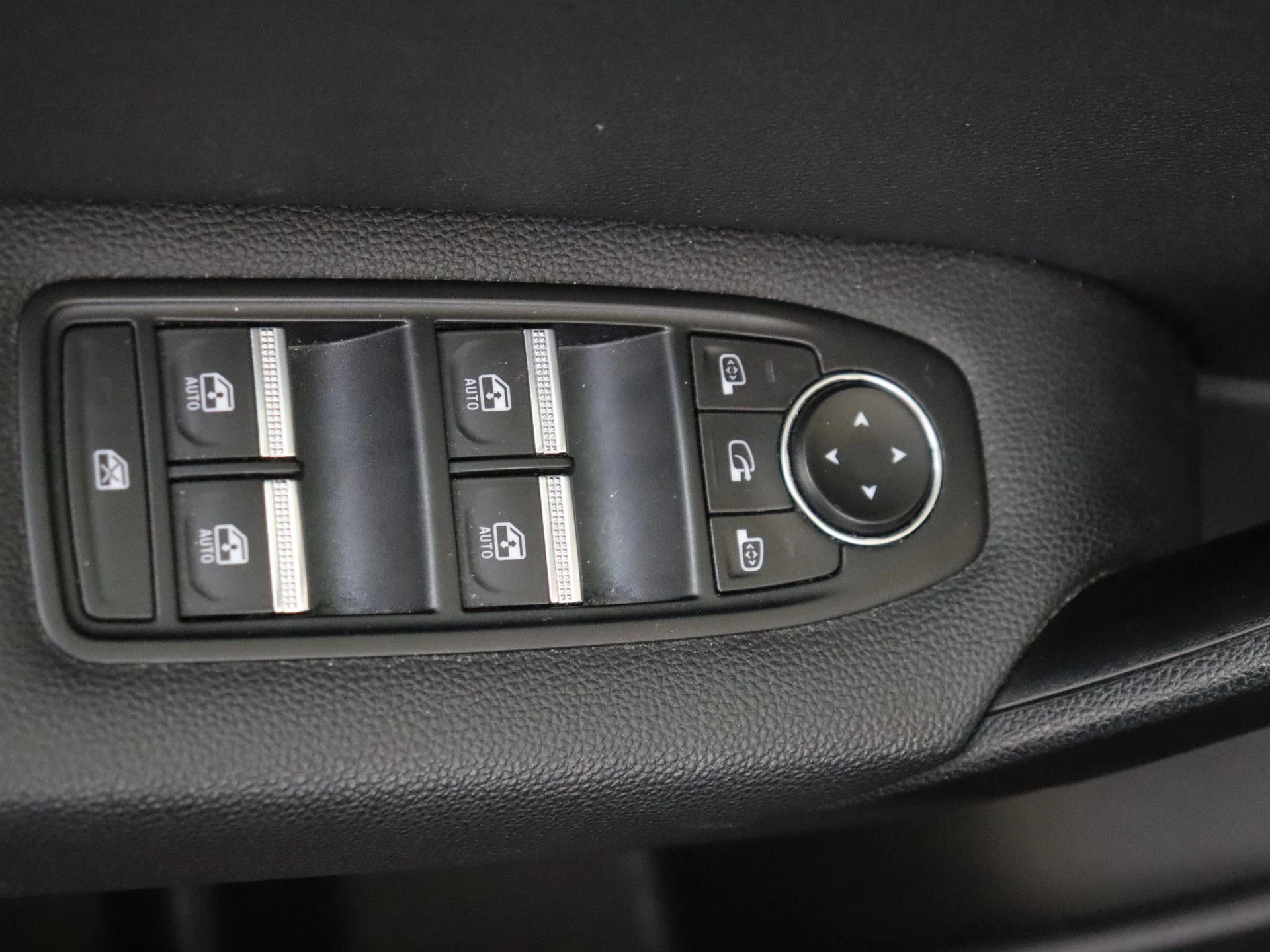 Renault-Captur-image-22