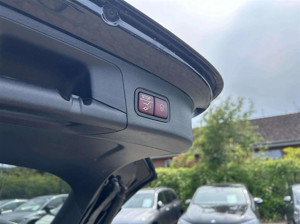 Mercedes-Benz-EQA-image-22