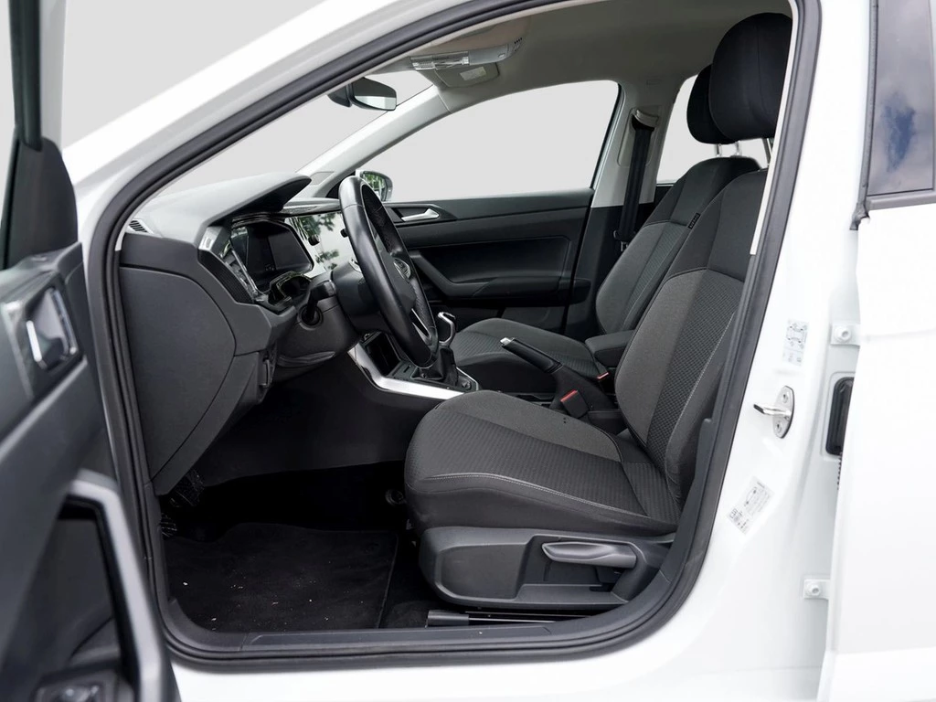 Volkswagen-Polo-image-13