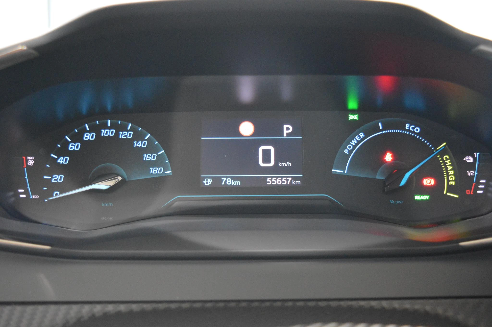Peugeot-e-208-image-16