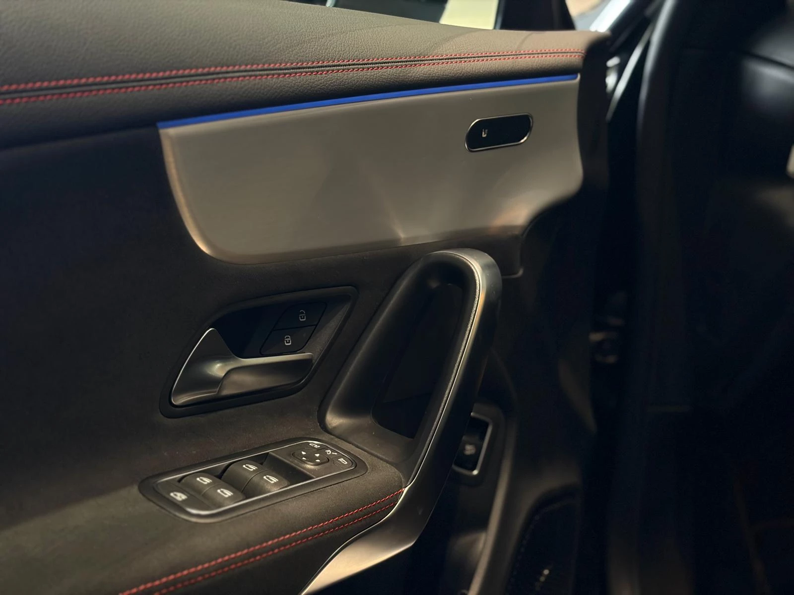 Mercedes-Benz CLA 180 Star Edition Shooting Brake + AMG + PANO + TREKHAAK + SURROUND VIEW +