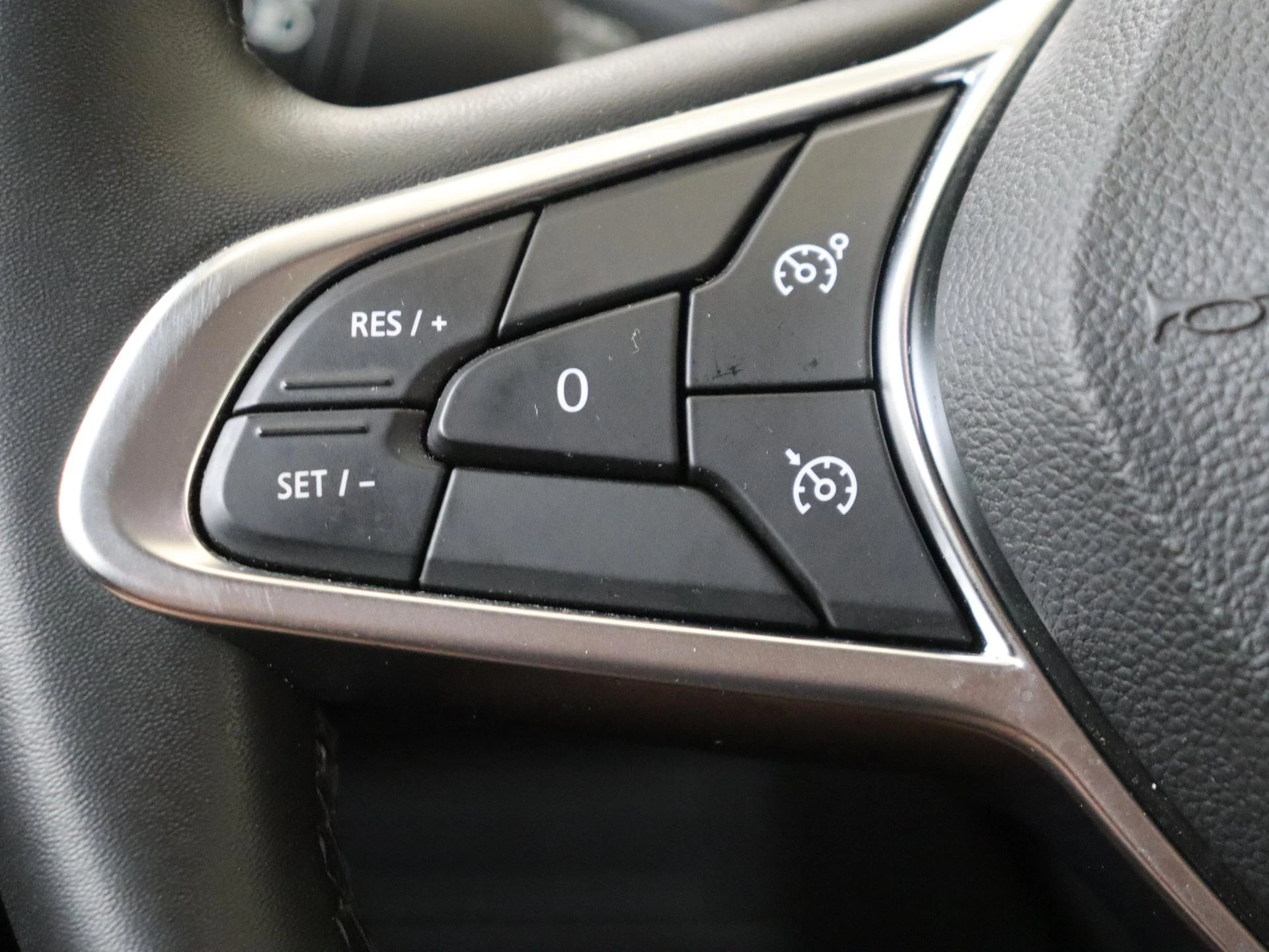 Renault-Captur-image-12
