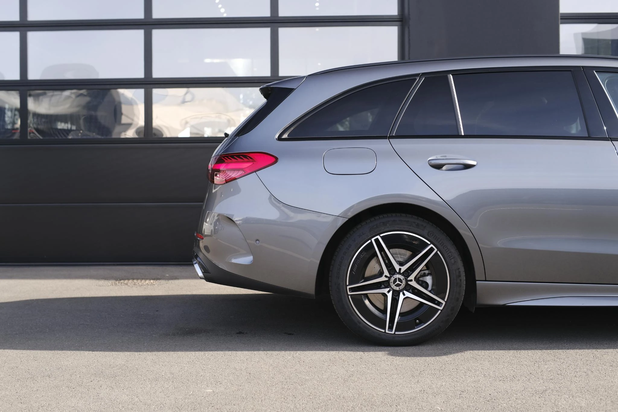 Mercedes-Benz-C-Klasse-image-28