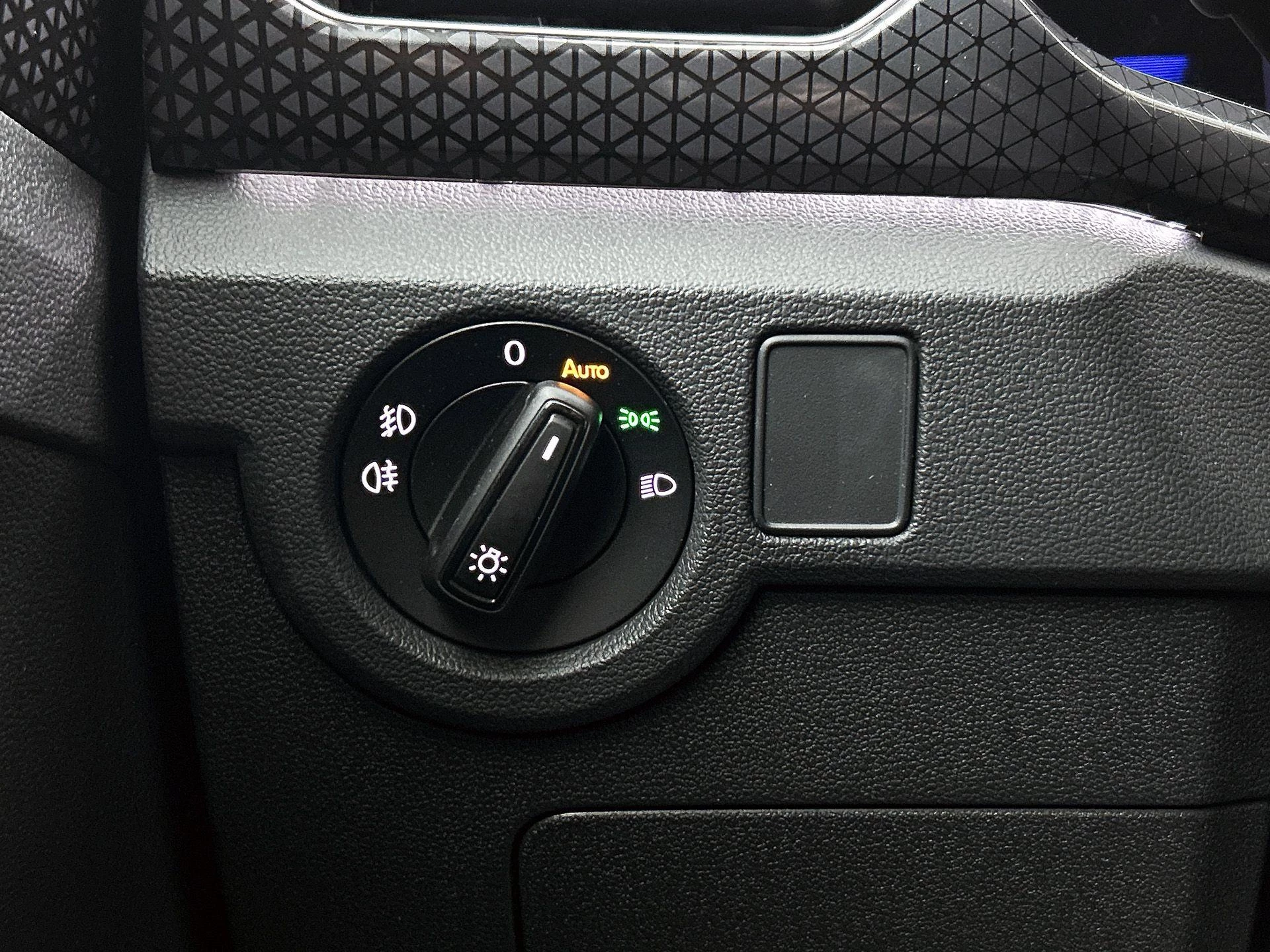 Volkswagen-T-Cross-image-26