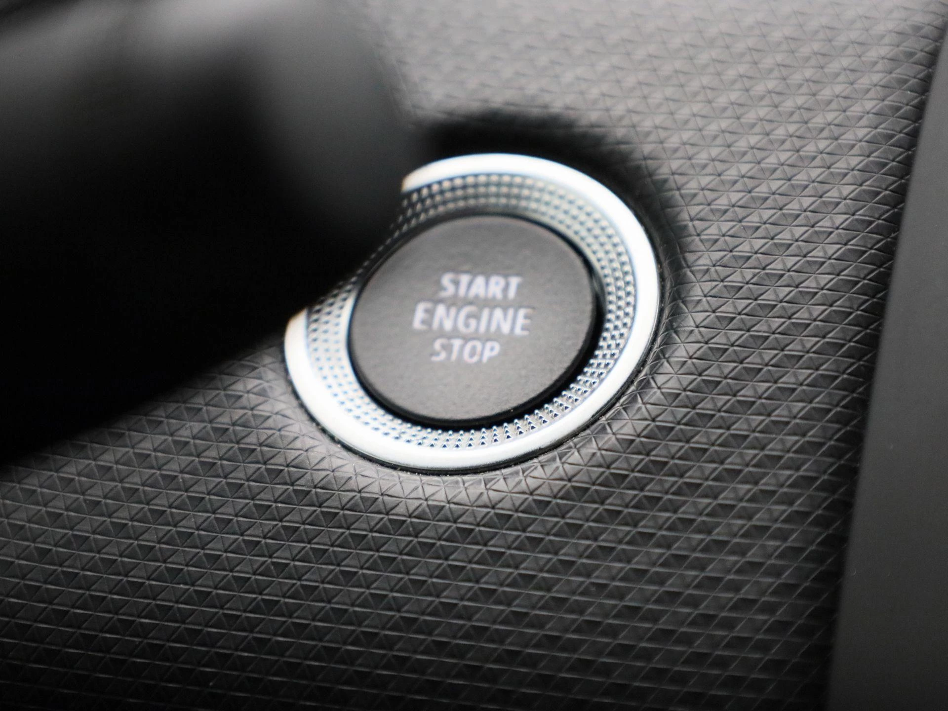 Renault-Clio-image-18