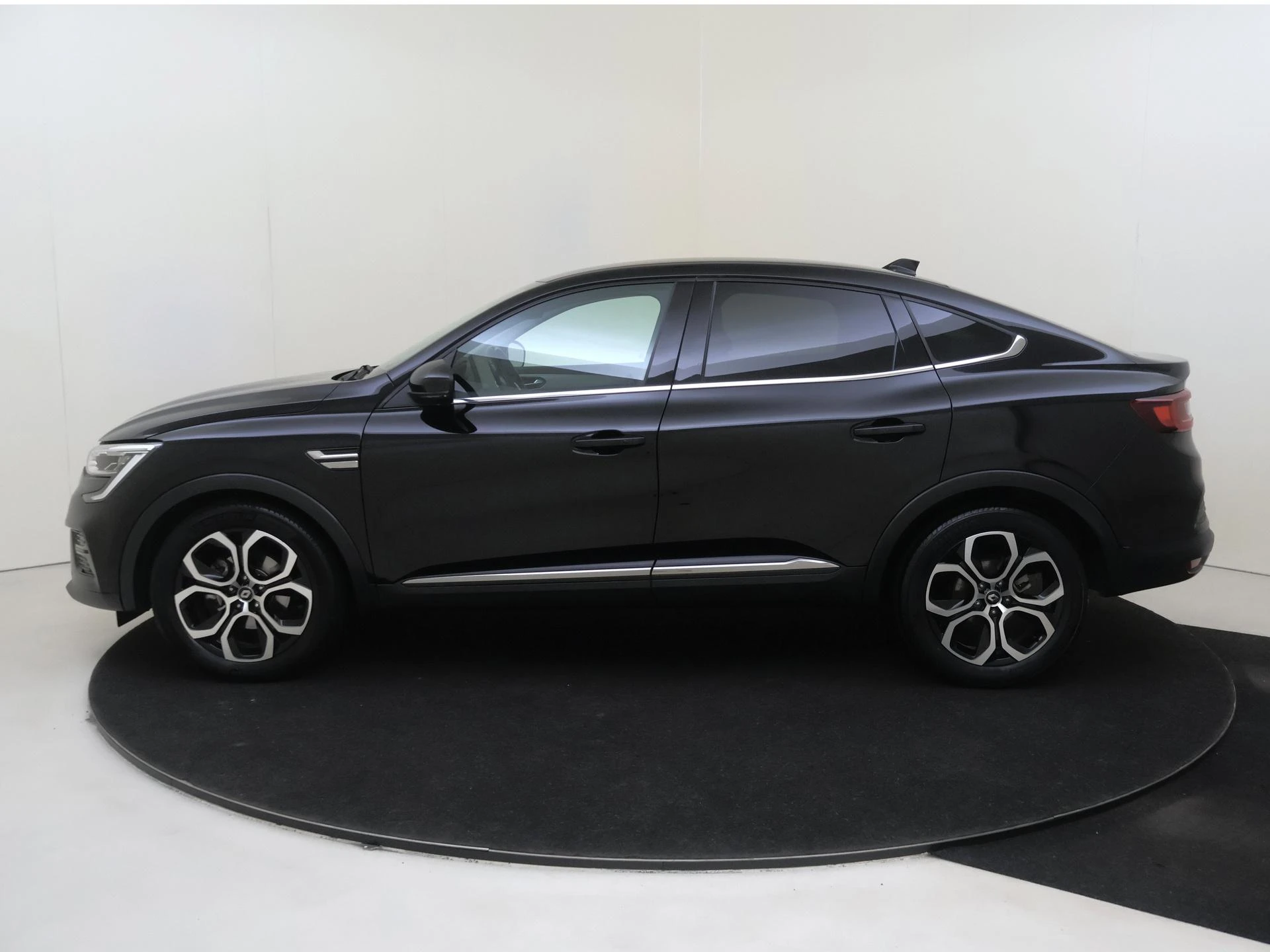 Renault-Arkana-image-7