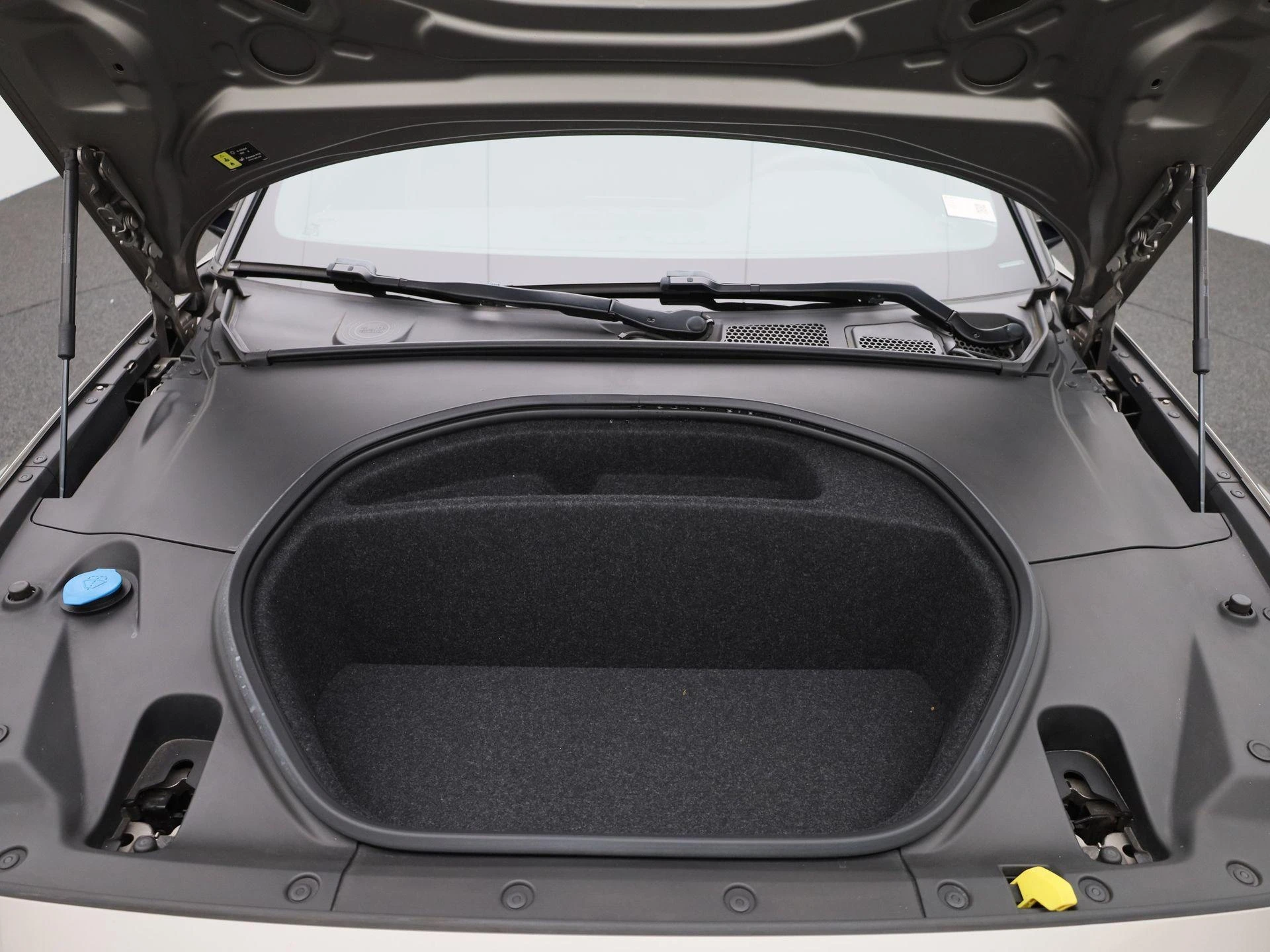 Polestar-2-image-38