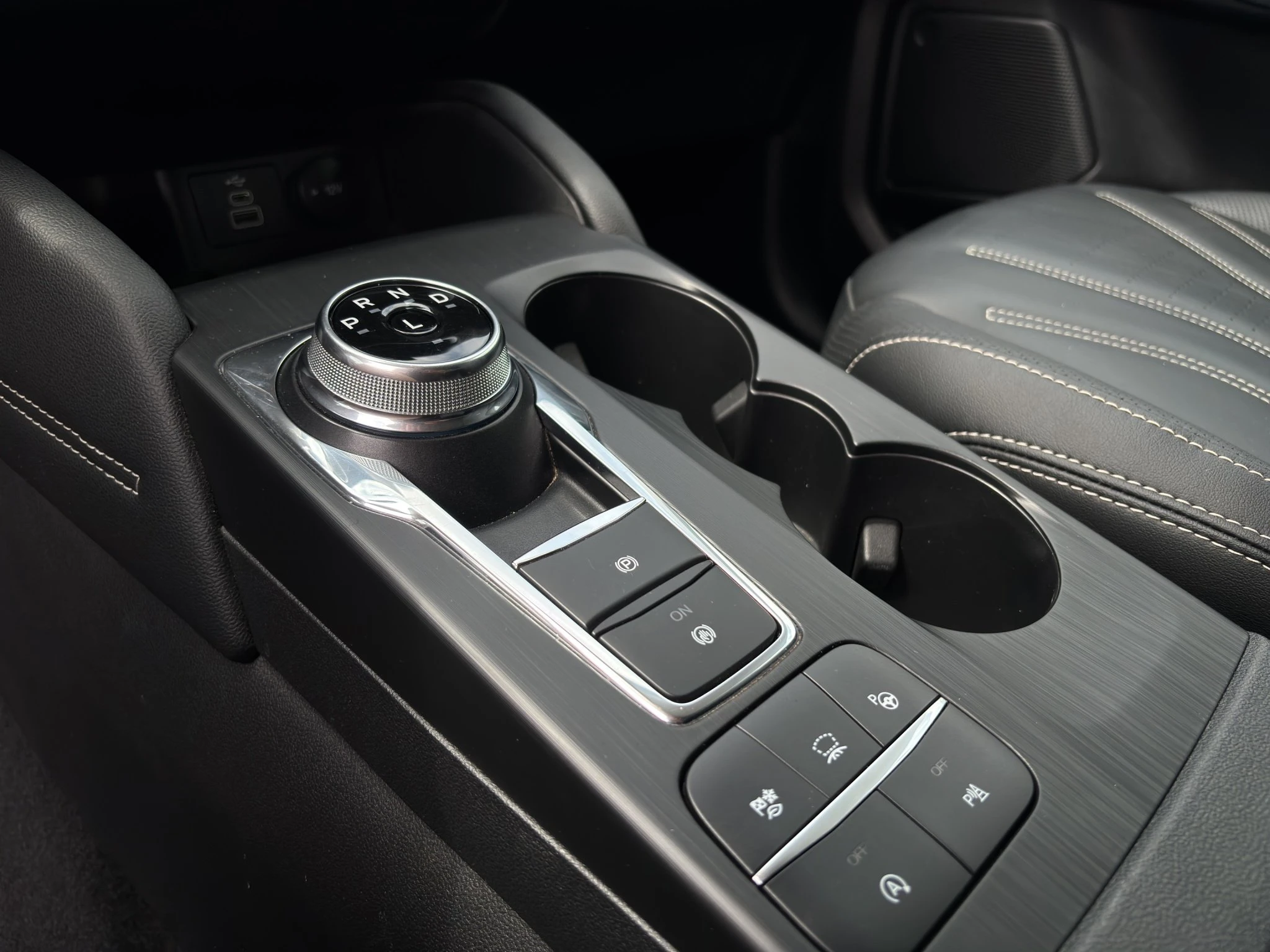 Ford-Kuga-image-24