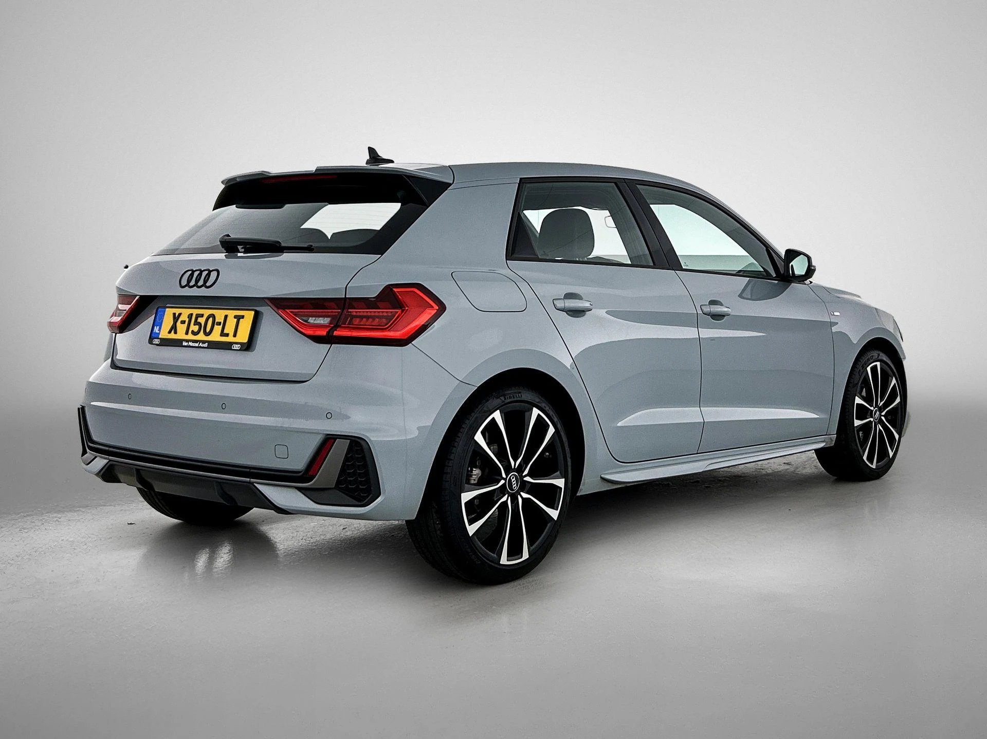 Audi-A1 Sportback-image-4