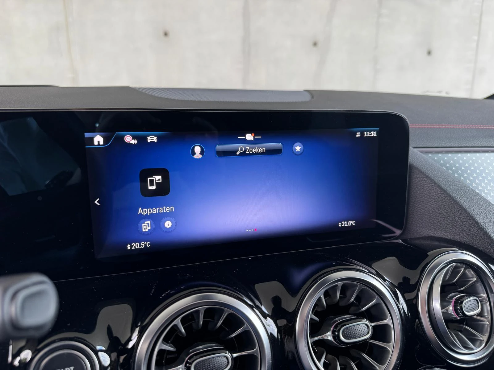 Mercedes-Benz-EQA-image-16