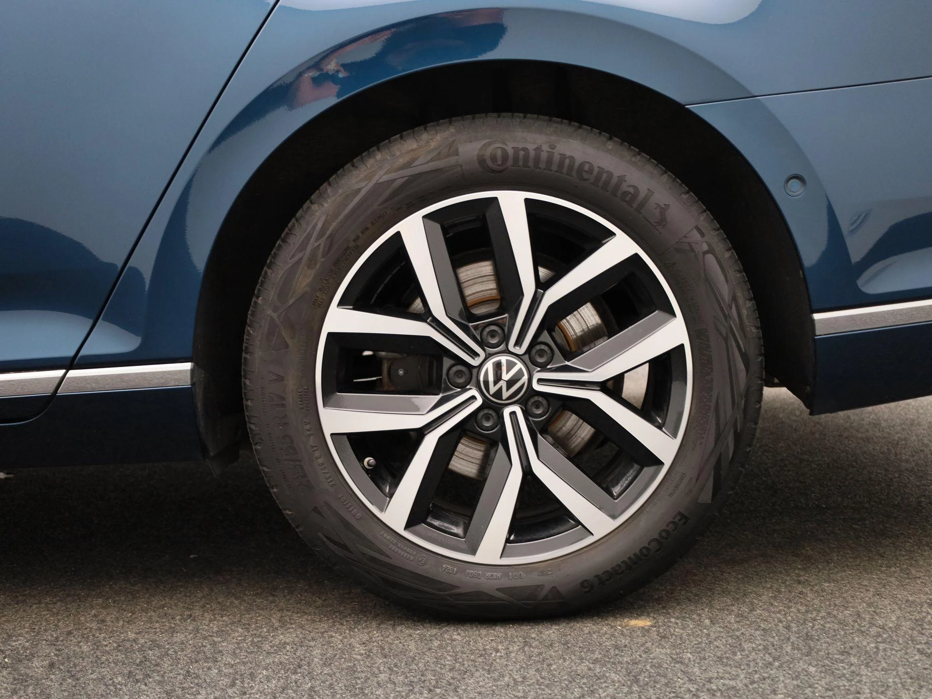 Volkswagen-Passat-image-12