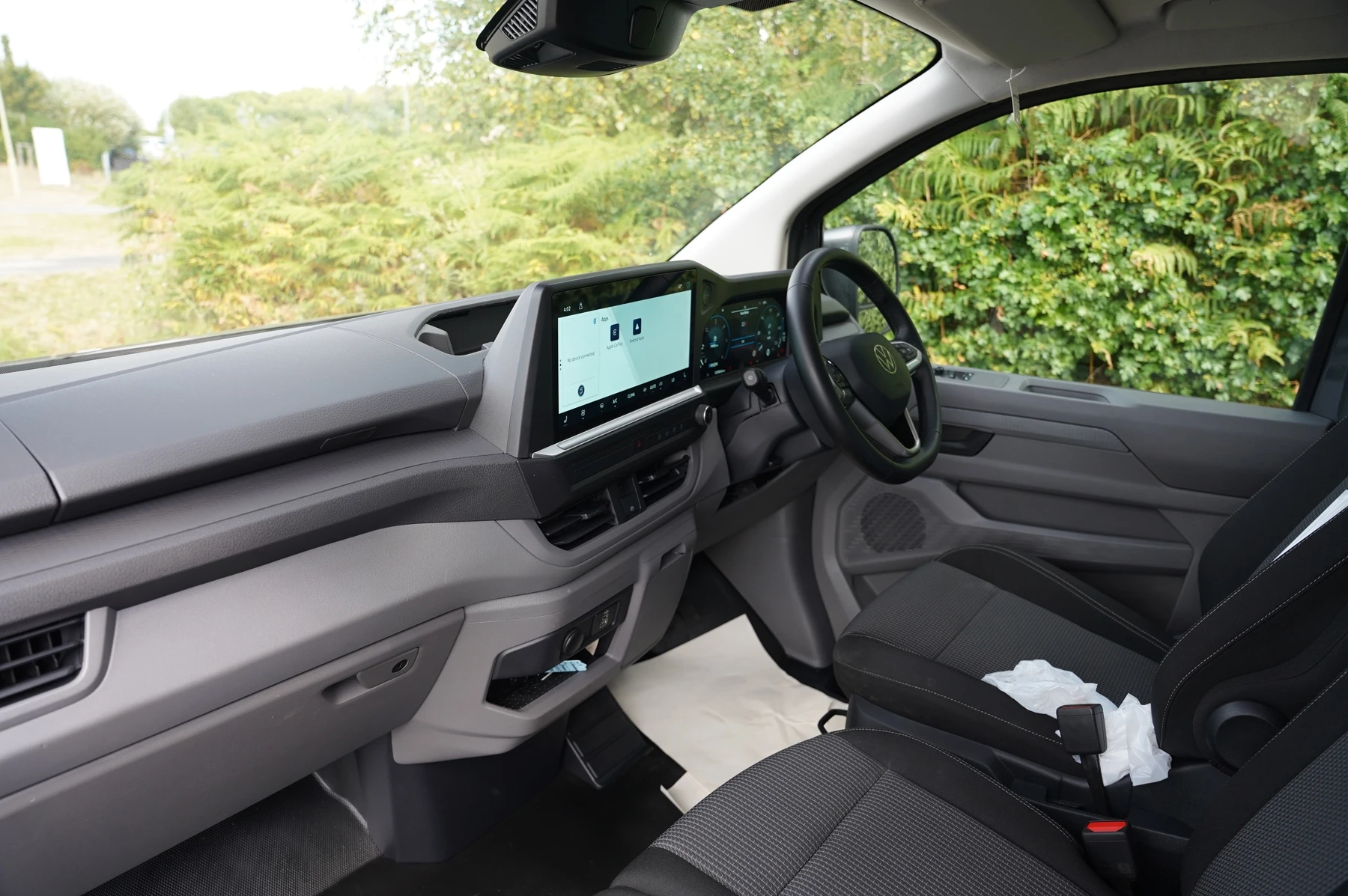 Volkswagen-Transporter-image-1