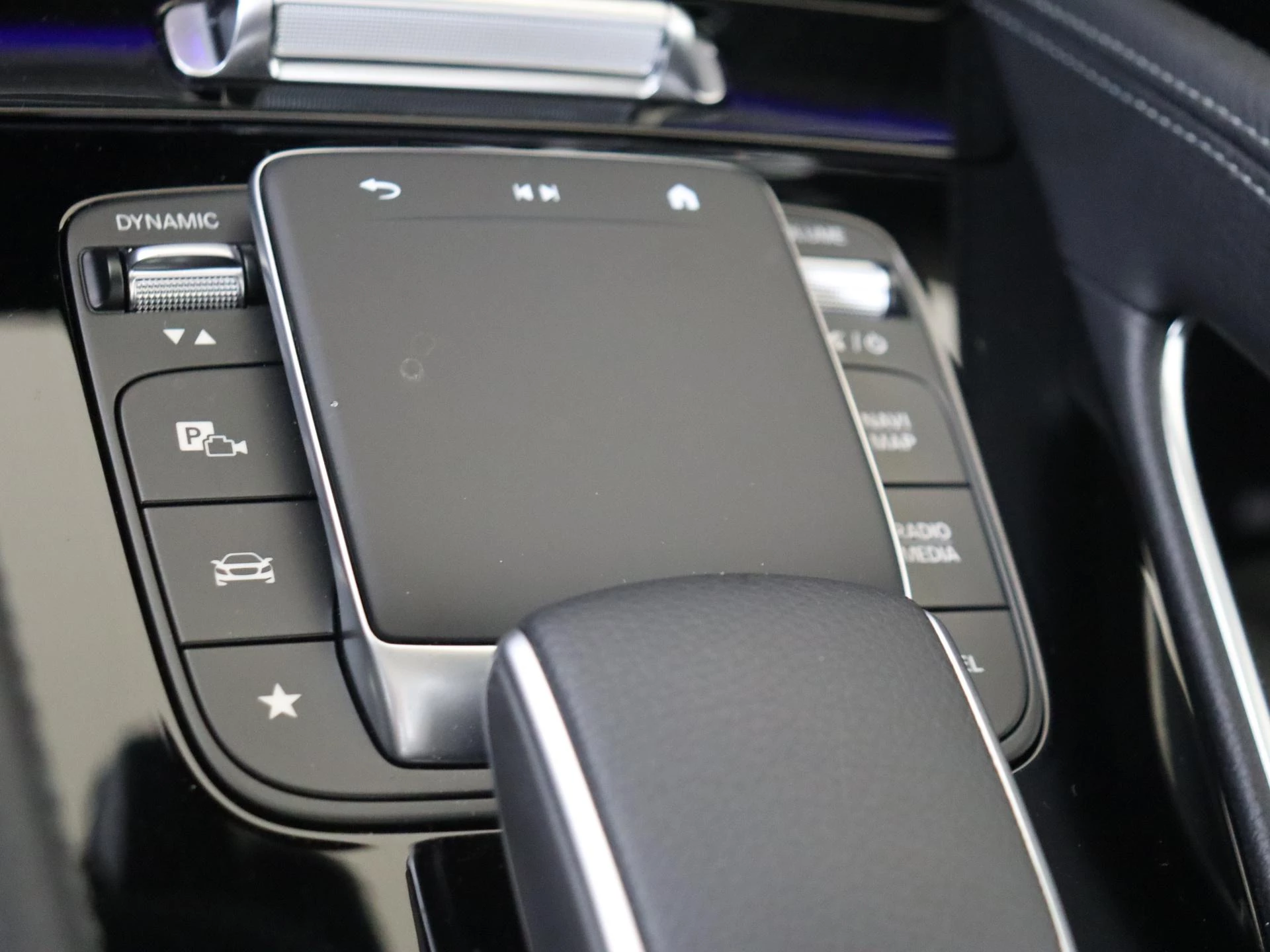 Mercedes-Benz-GLE-image-20