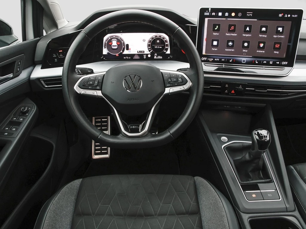 Volkswagen-Golf-image-12