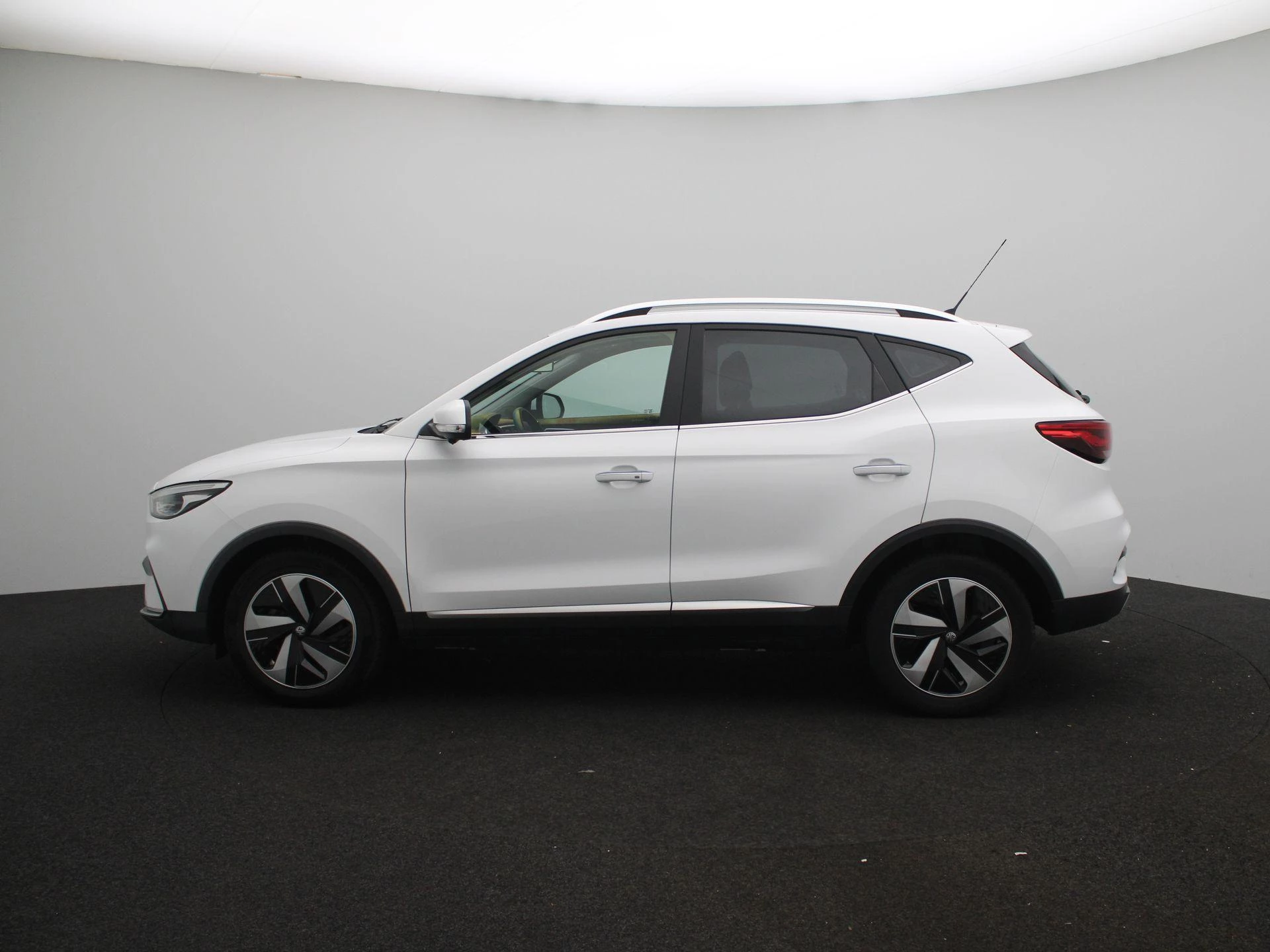 MG ZS EV Standard Range Luxury 50 kWh