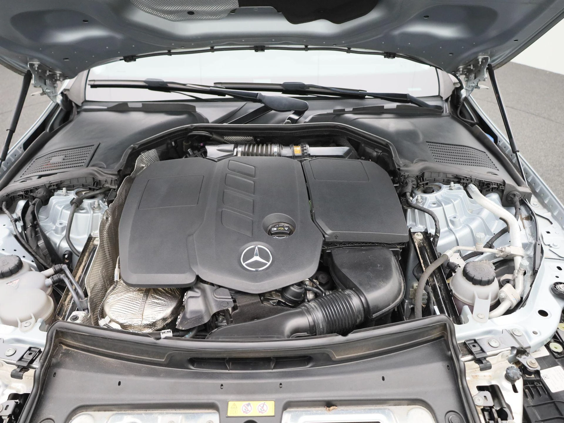 Mercedes-Benz-C-Klasse-image-38