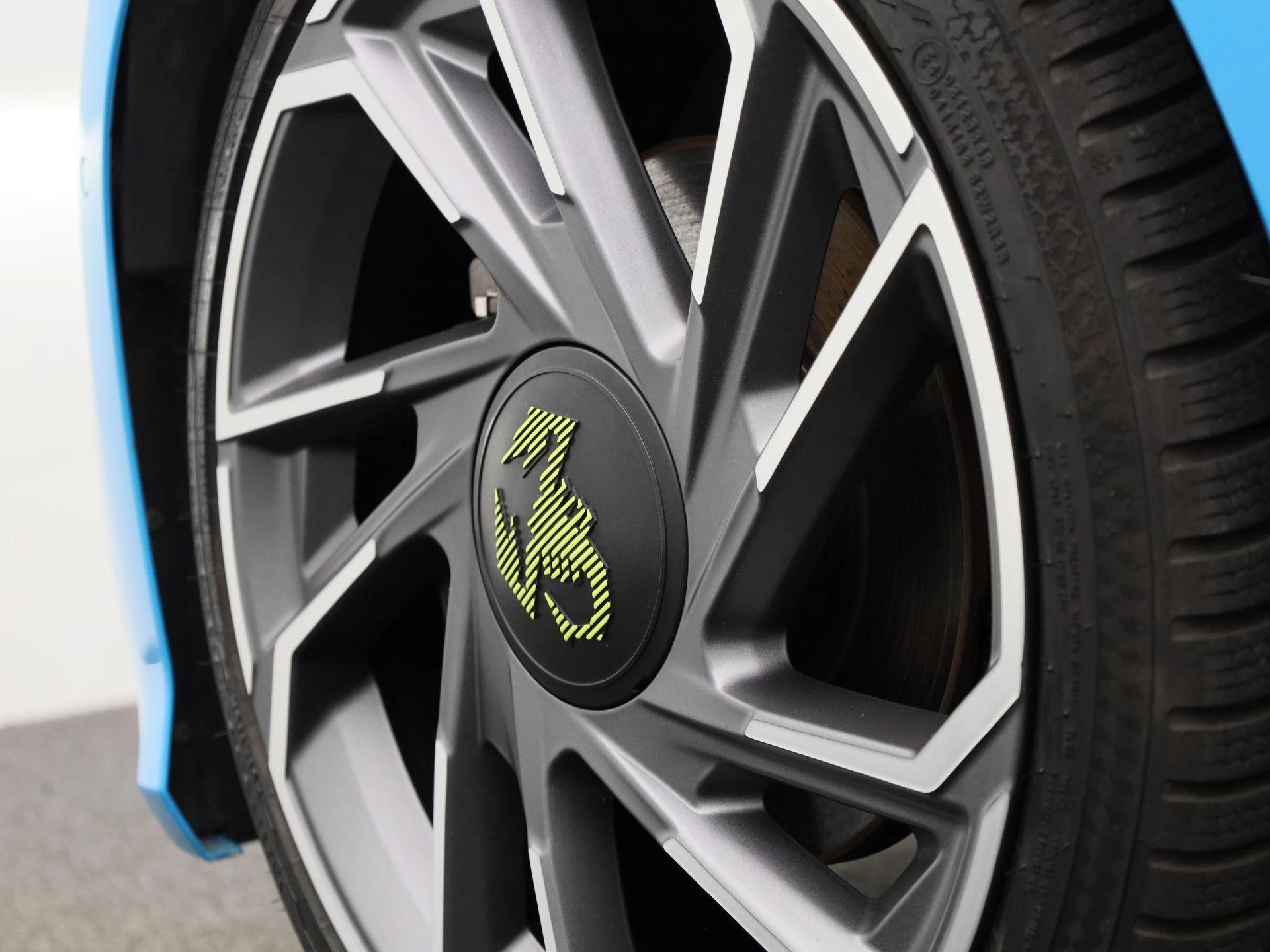 Abarth-500C-image-42