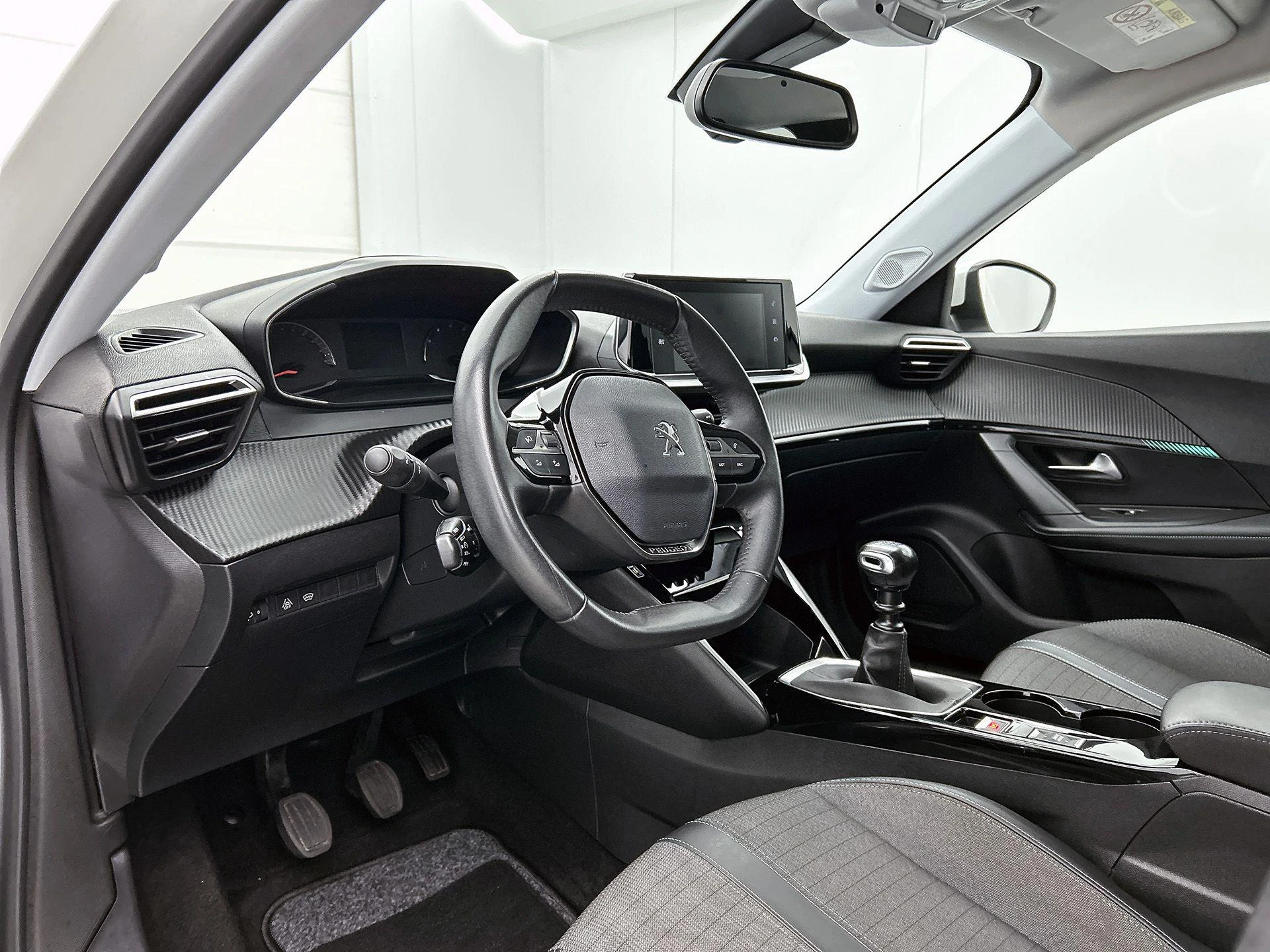 Peugeot-2008-image-18