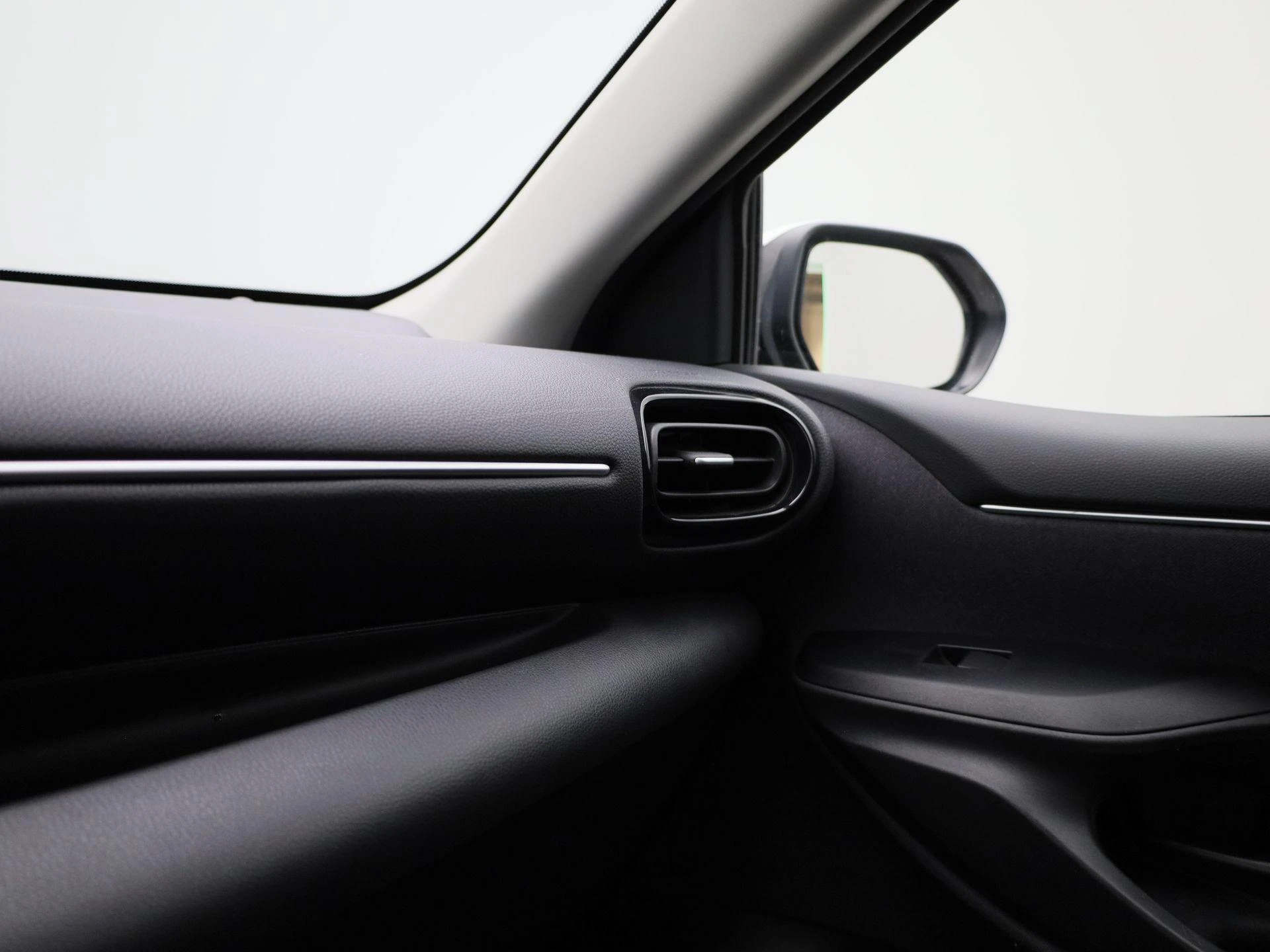 Toyota-Yaris-image-24