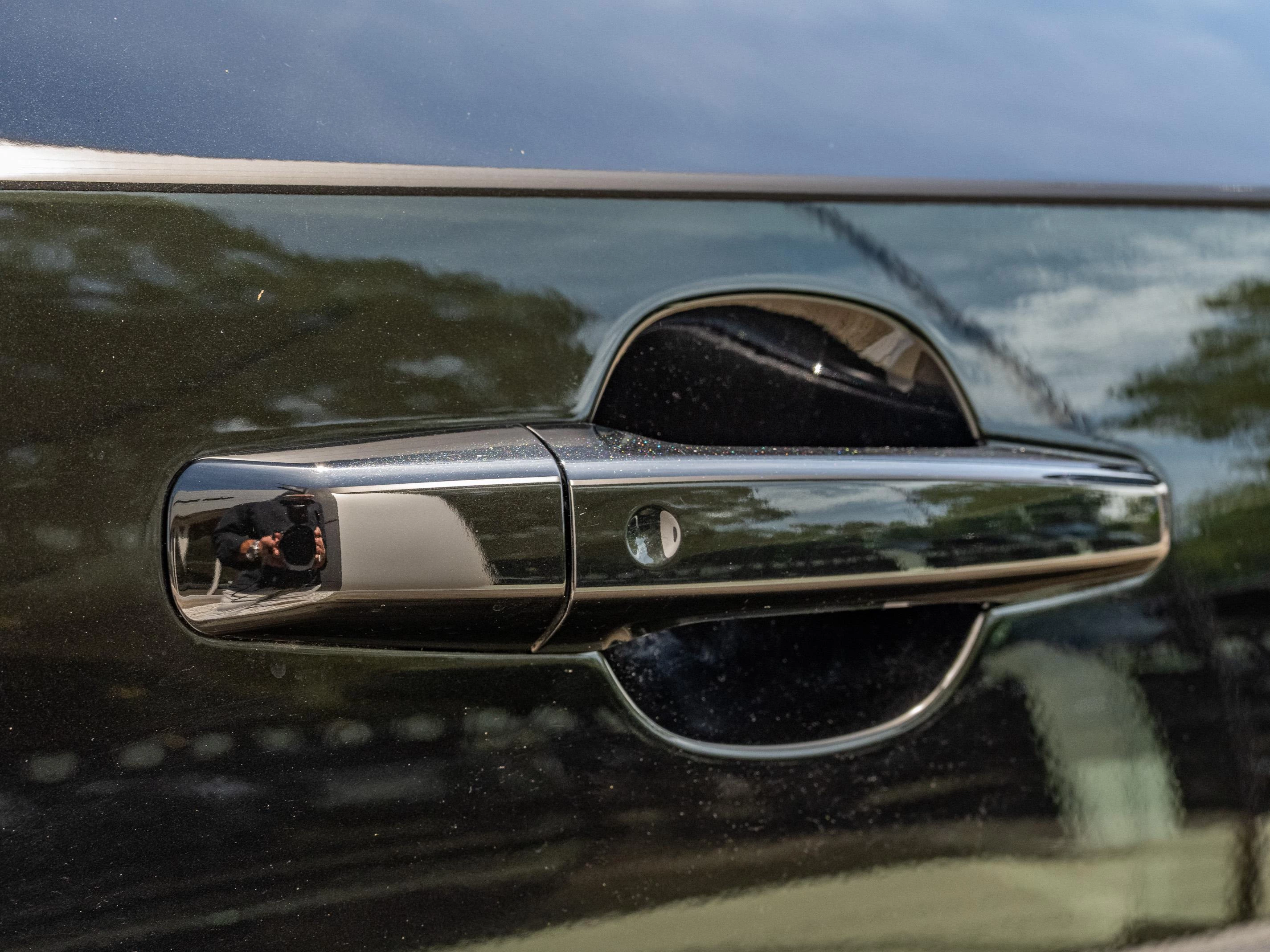 Jaguar E-PACE P300e R-Dynamic HSE