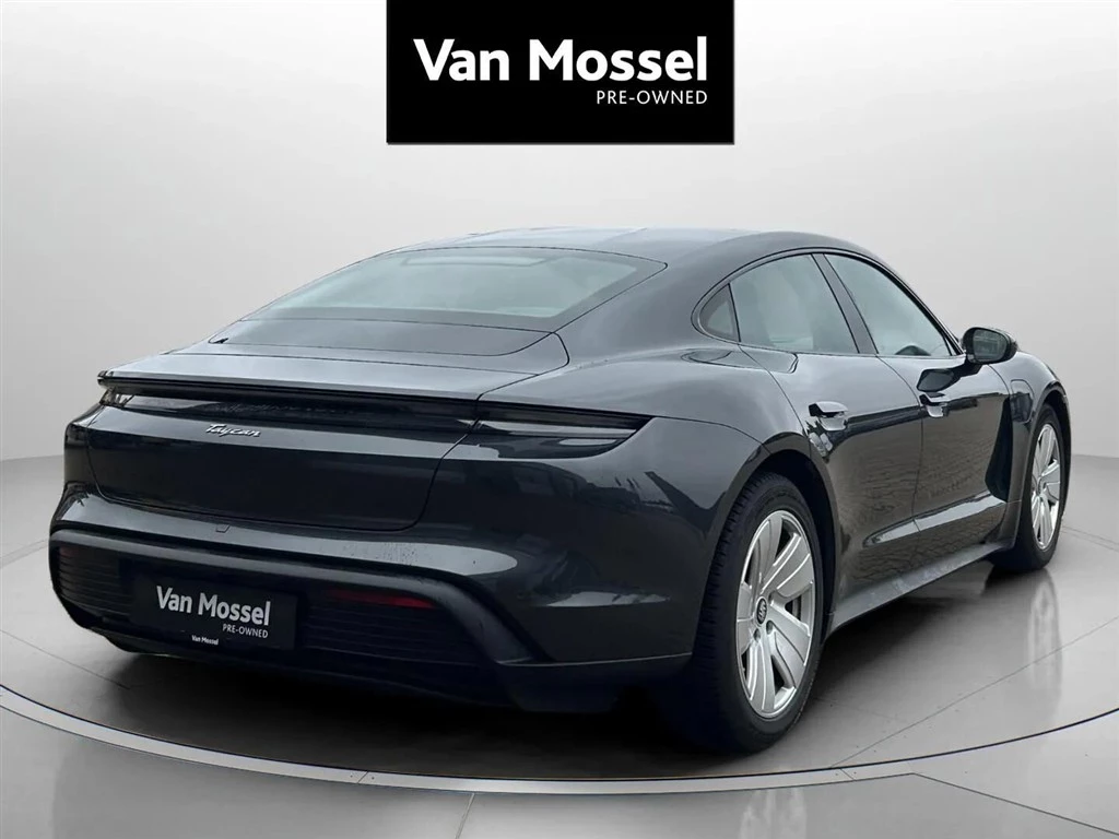 Porsche-Taycan-image-4