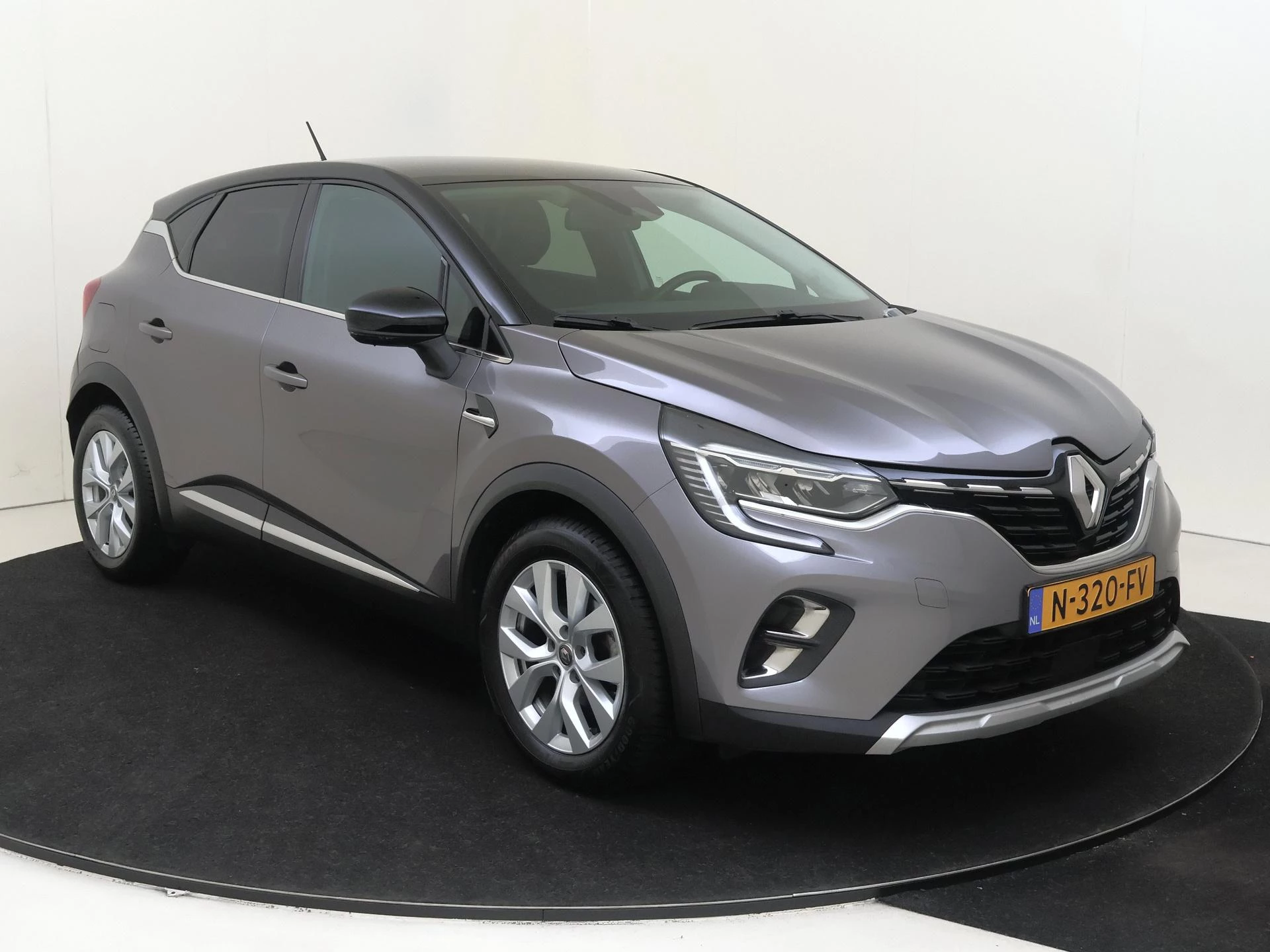 Renault-Captur-image-1