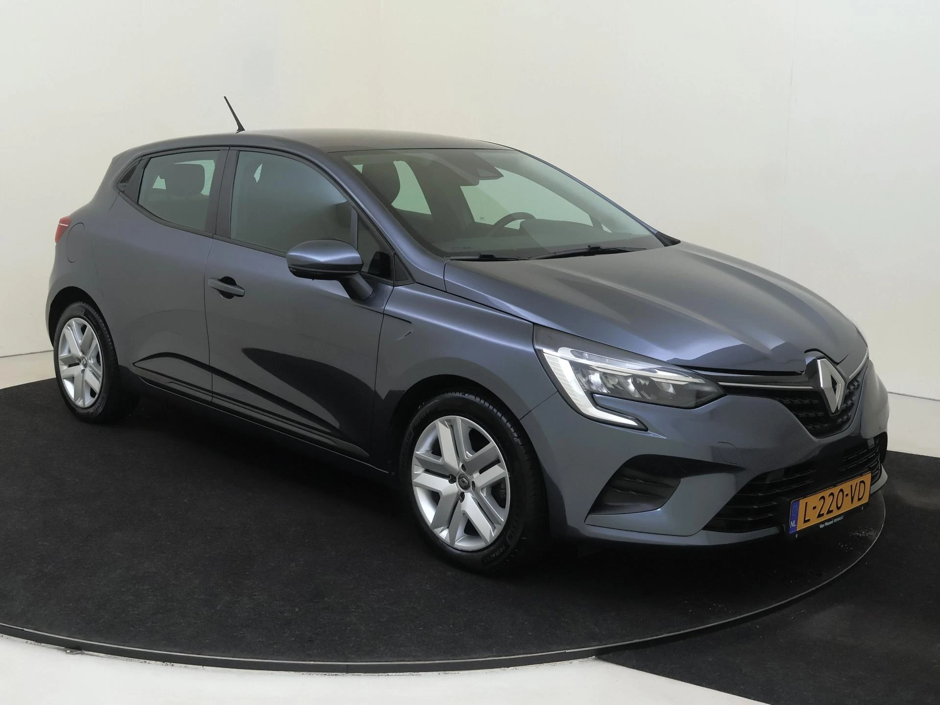Renault-Clio-image-1