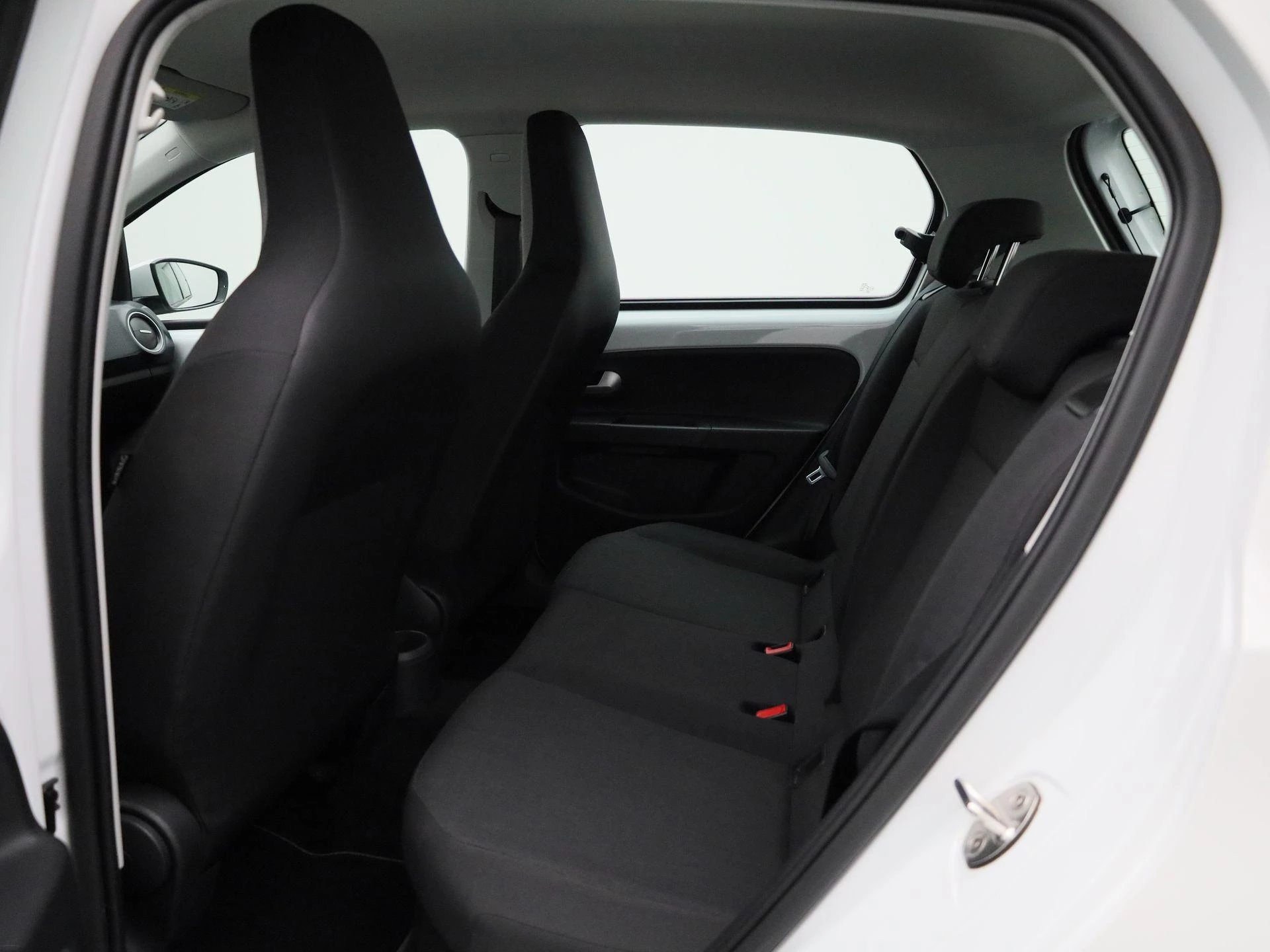 Volkswagen-e-up!-image-9