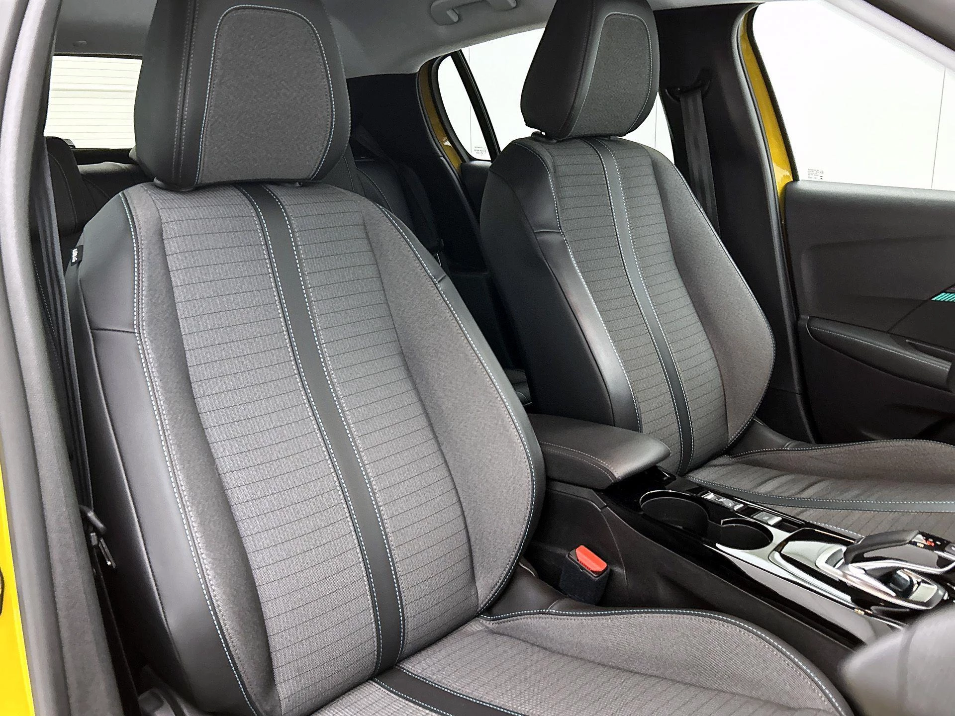 Peugeot-208-image-31