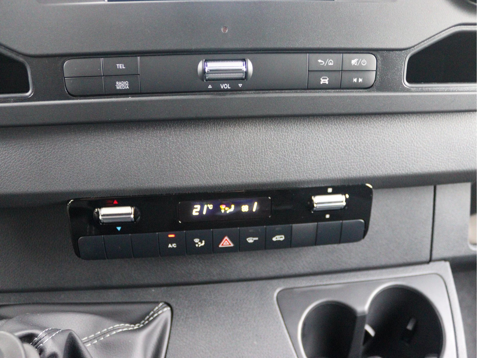 Mercedes-Benz-Sprinter-image-9