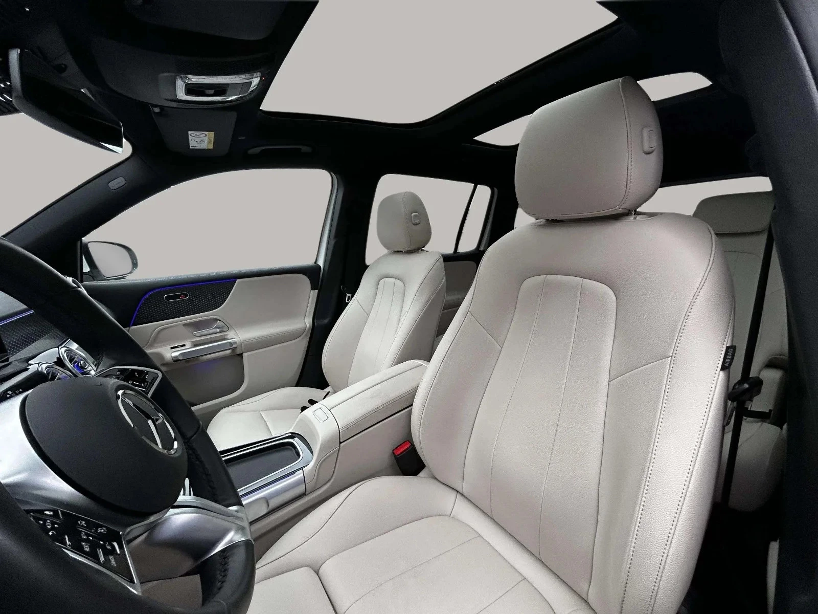 Mercedes-Benz-EQB-image-10