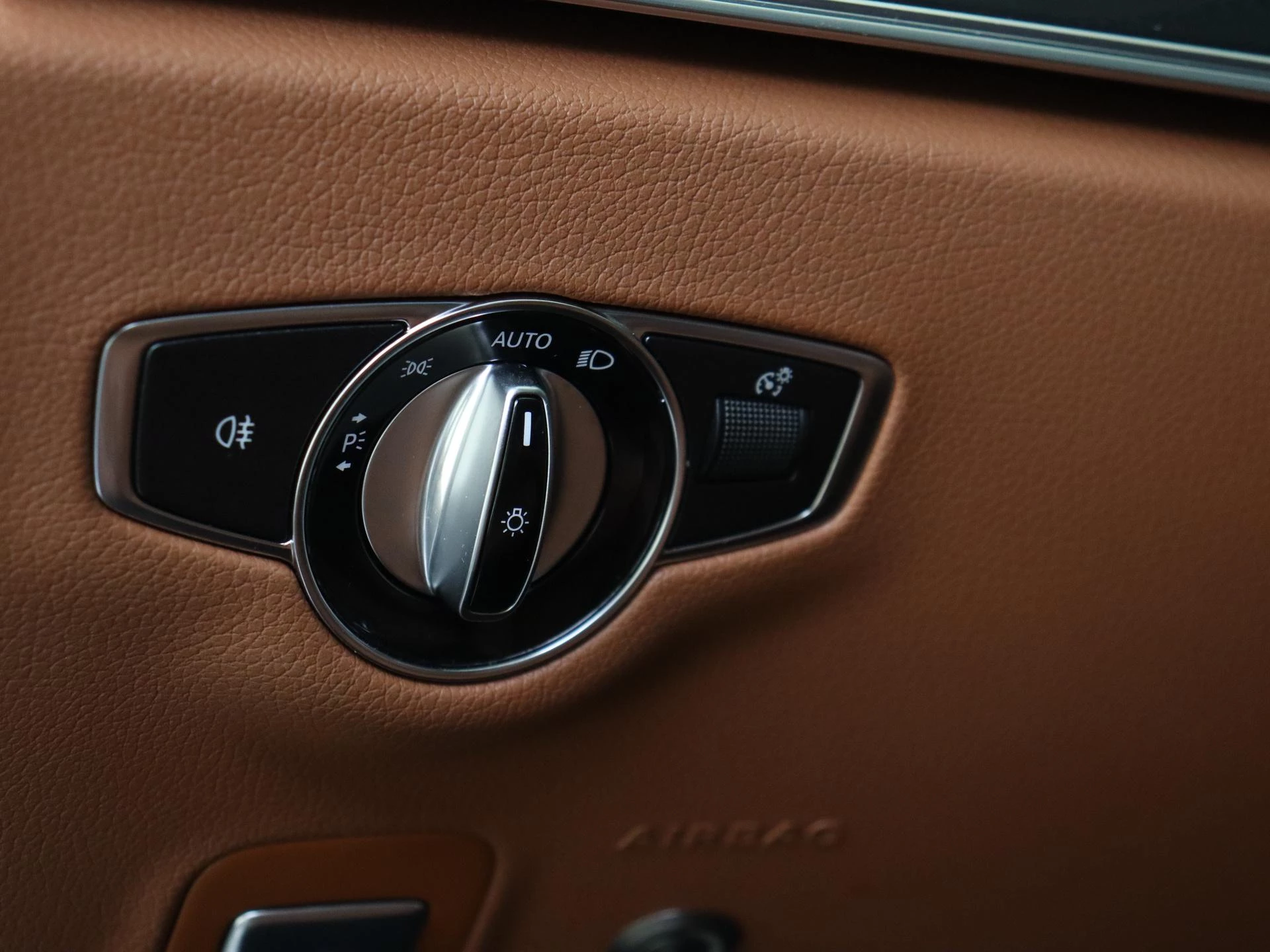 Mercedes-Benz-E-Klasse-image-24