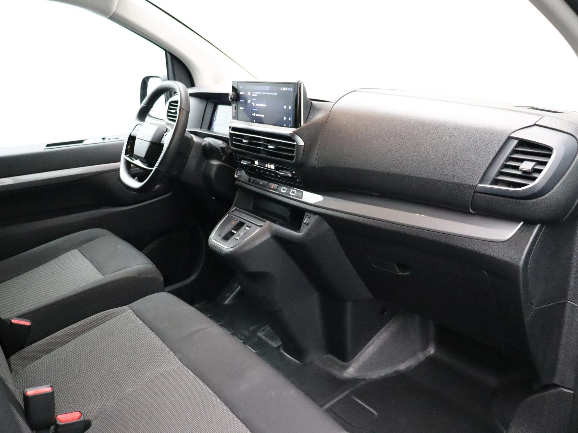 Peugeot-Expert-image-21