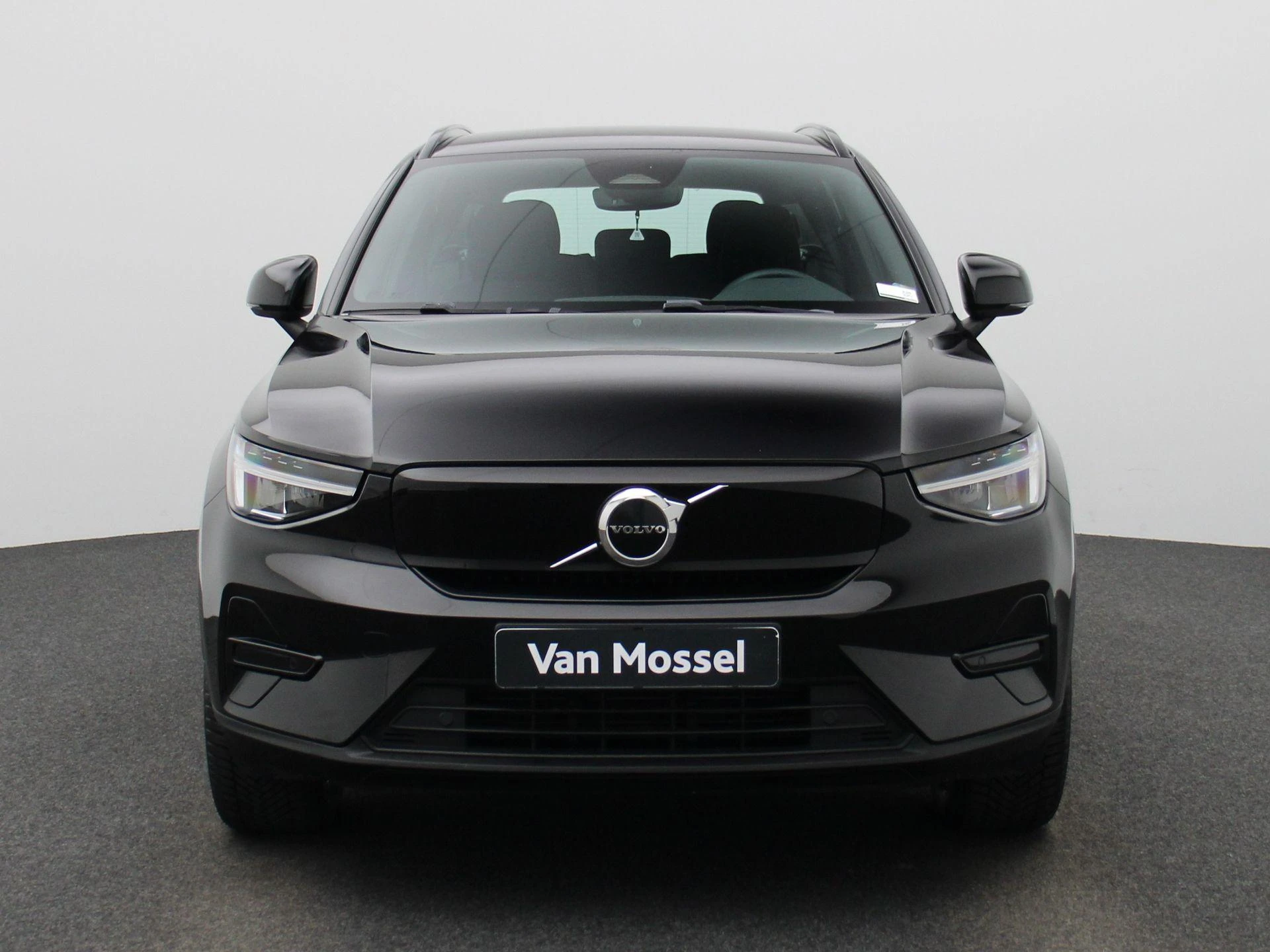 Volvo-XC40-image-2