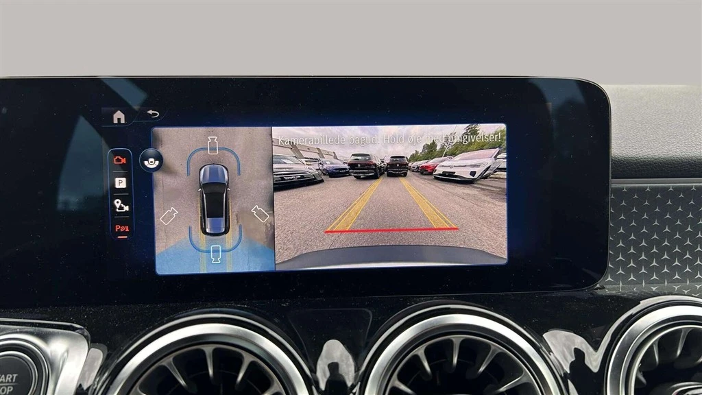 Mercedes-Benz-EQB-image-15