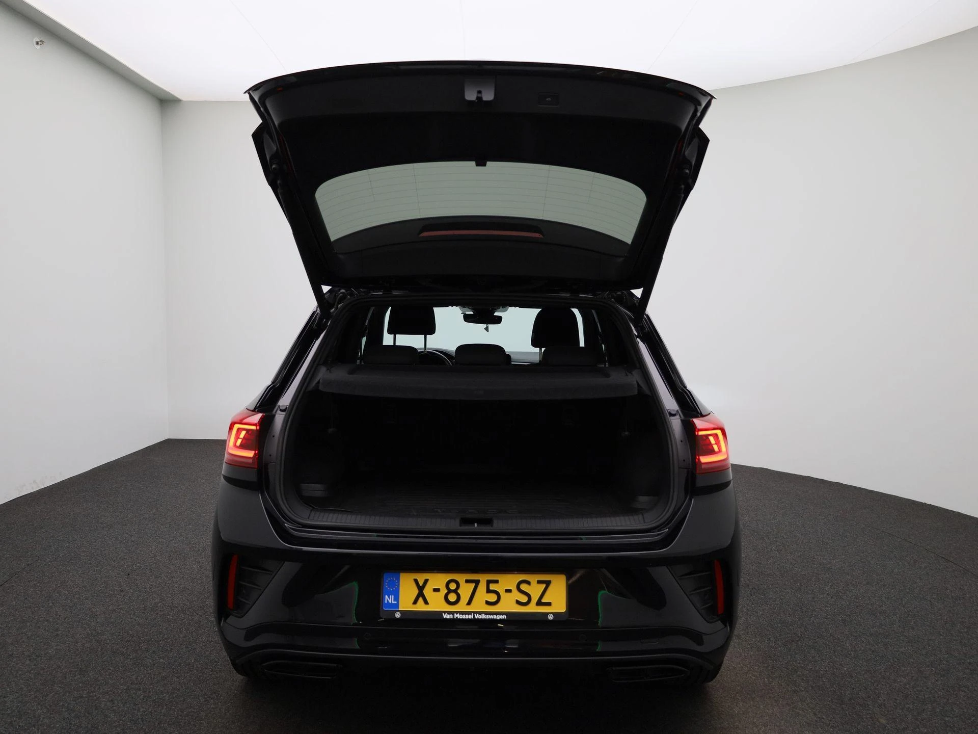 Volkswagen-T-Roc-image-10
